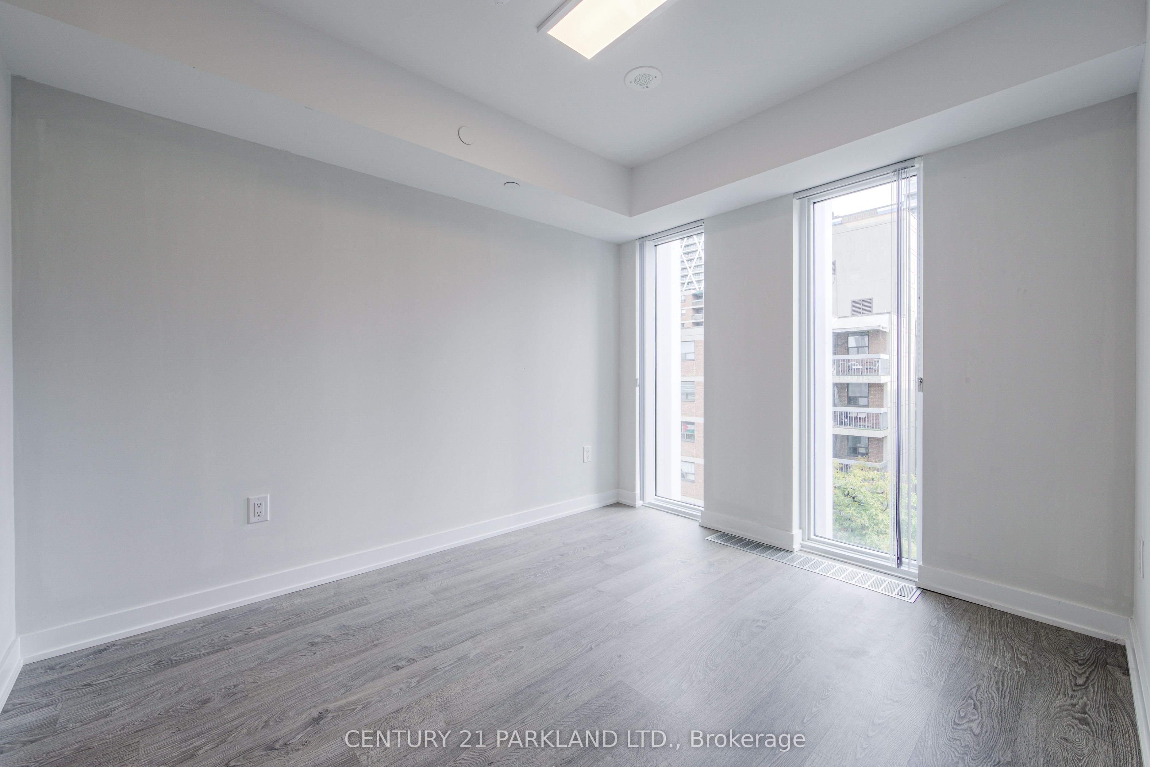 50 Mccaul Street 607 Property Photo 12