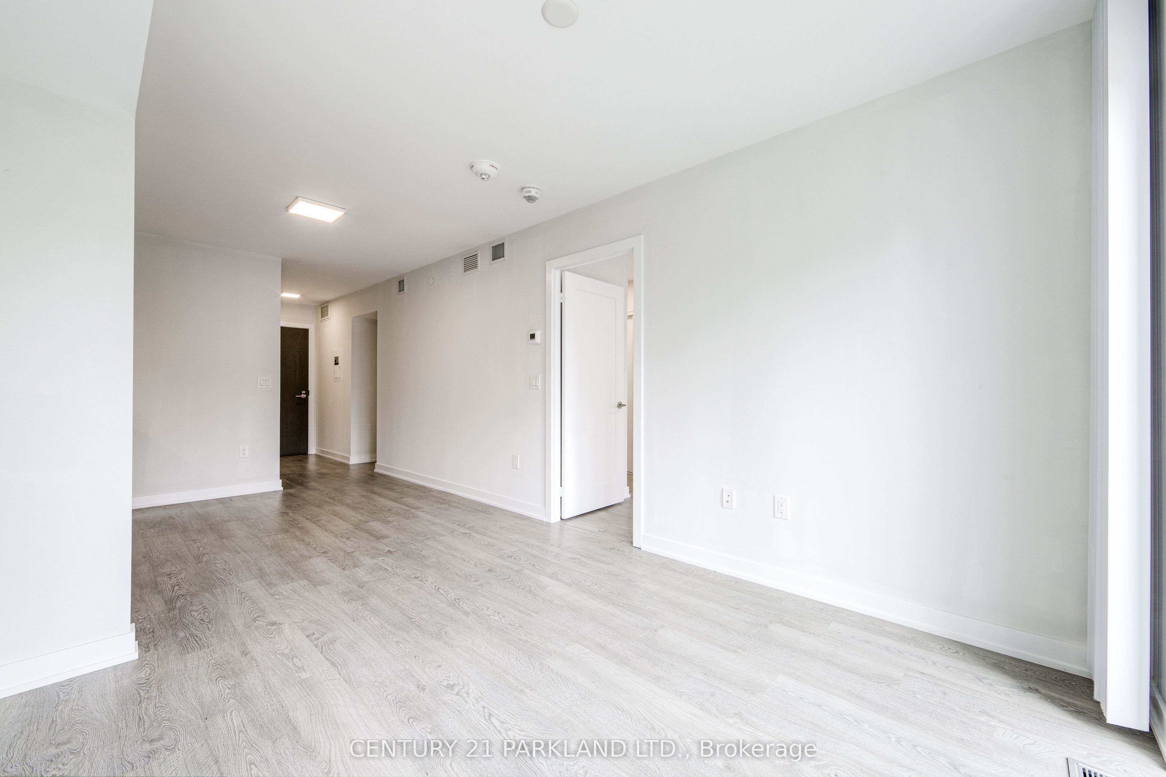 50 Mccaul Street 607 Property Photo 14