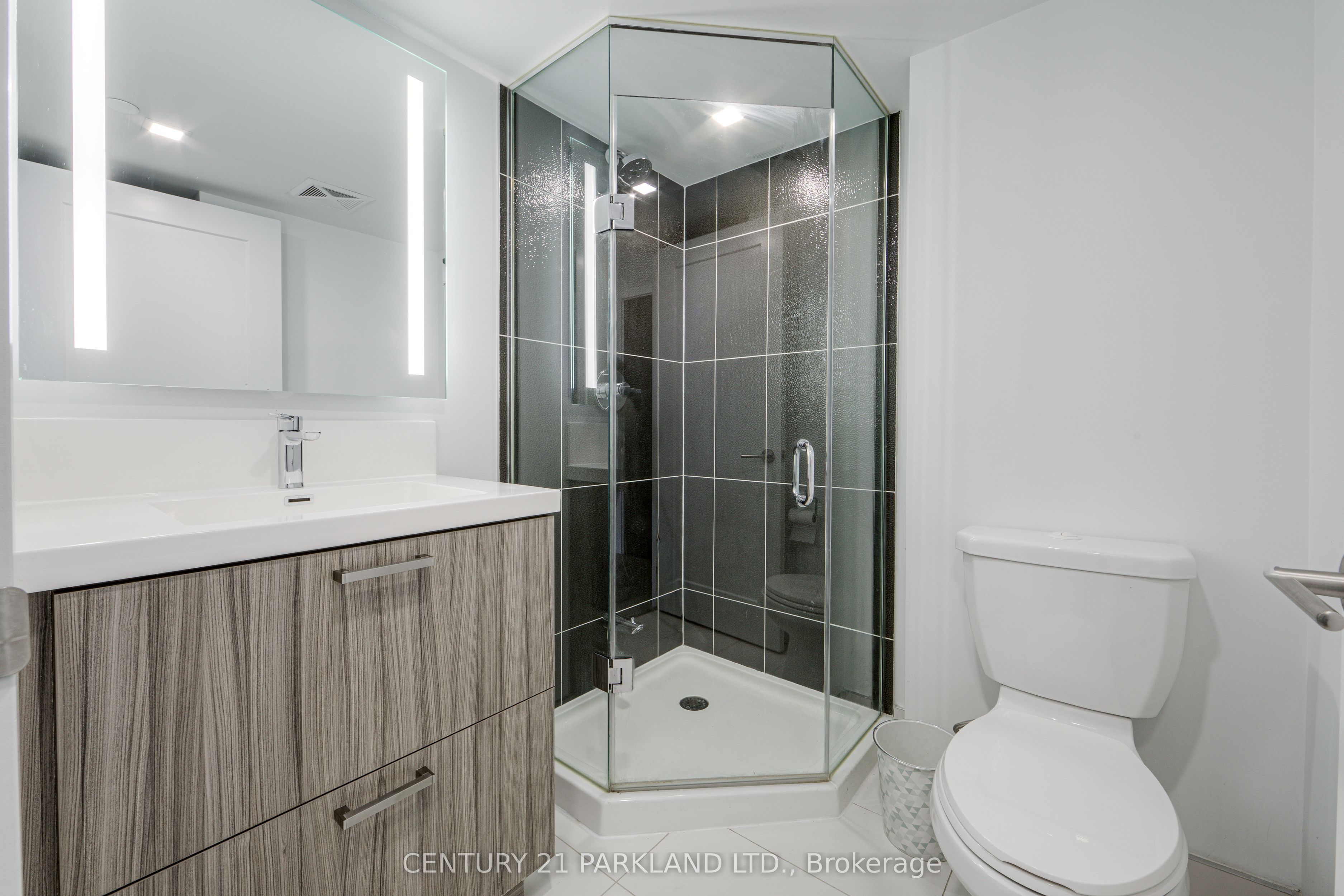 50 Mccaul Street 607 Property Photo 22