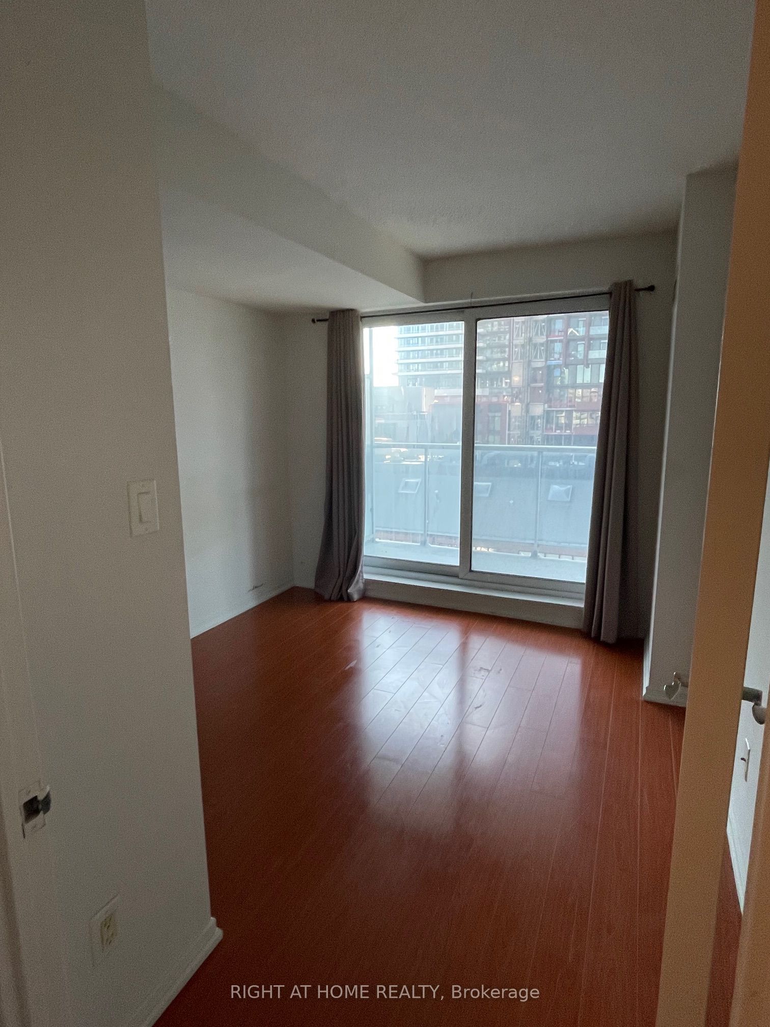 230 King Street E 1106 Property Photo 6