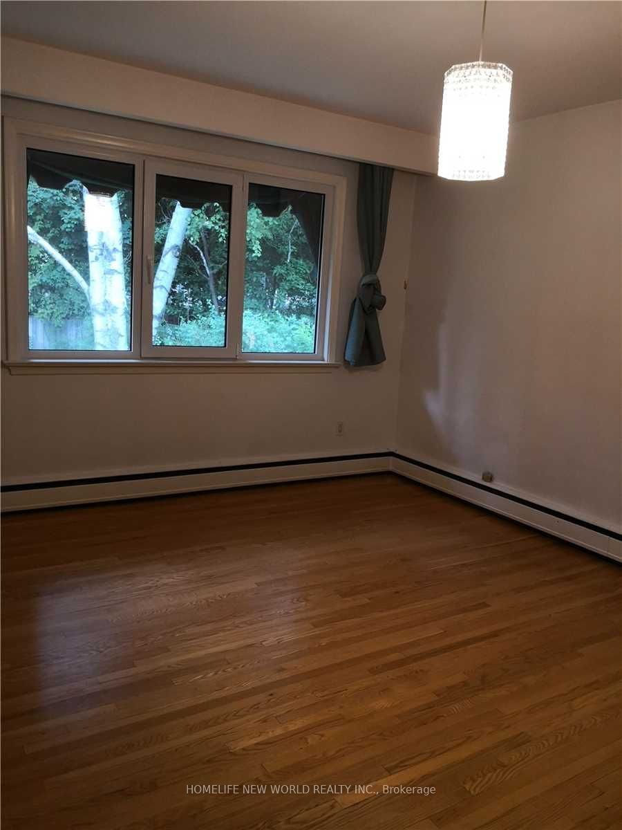 10 Millgate Crescent Property Photo 8