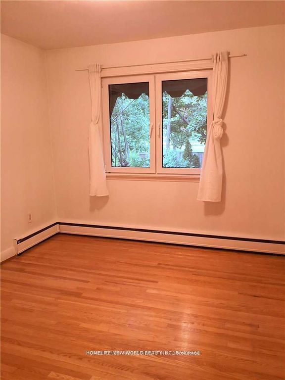 10 Millgate Crescent Property Photo 9
