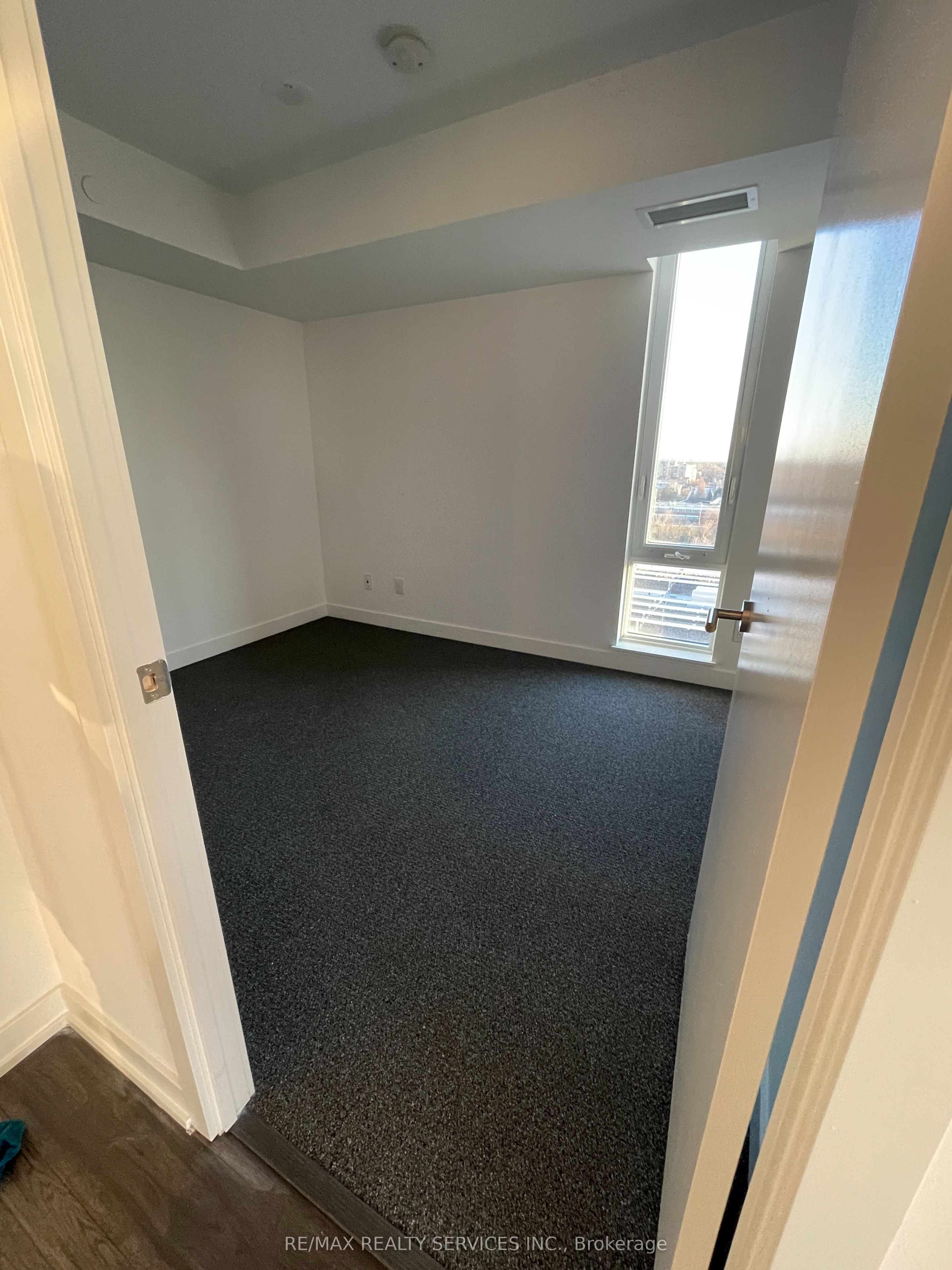 120 Varna Drive 1217 Property Photo 7