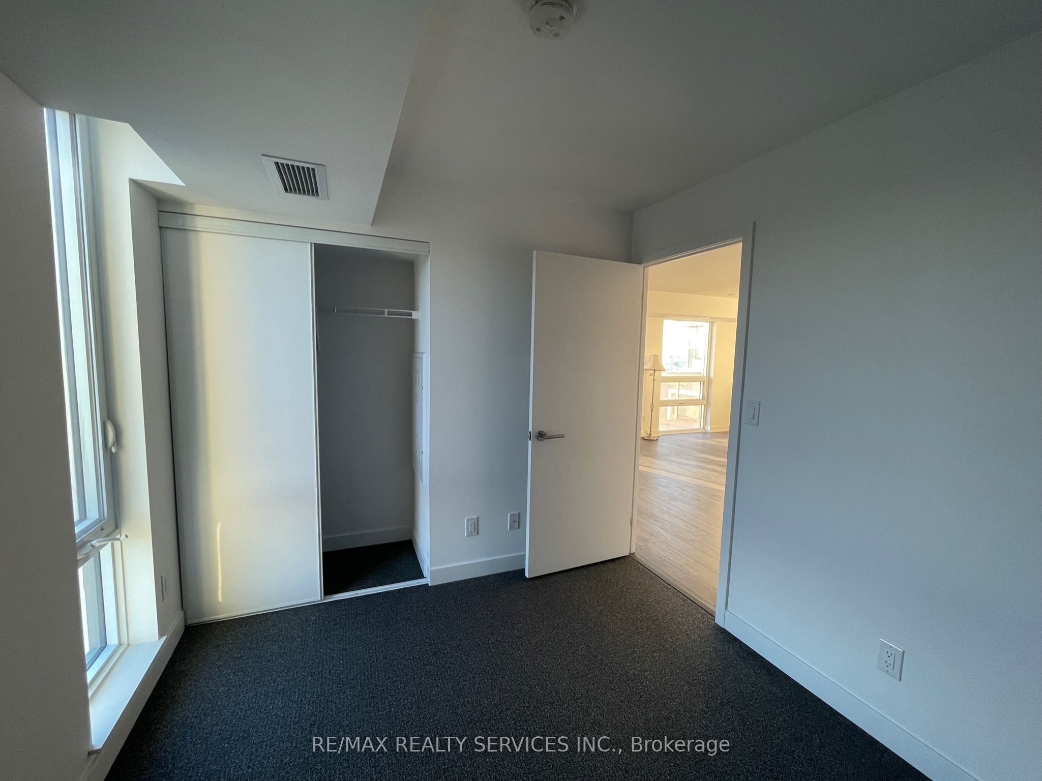120 Varna Drive 1217 Property Photo 9