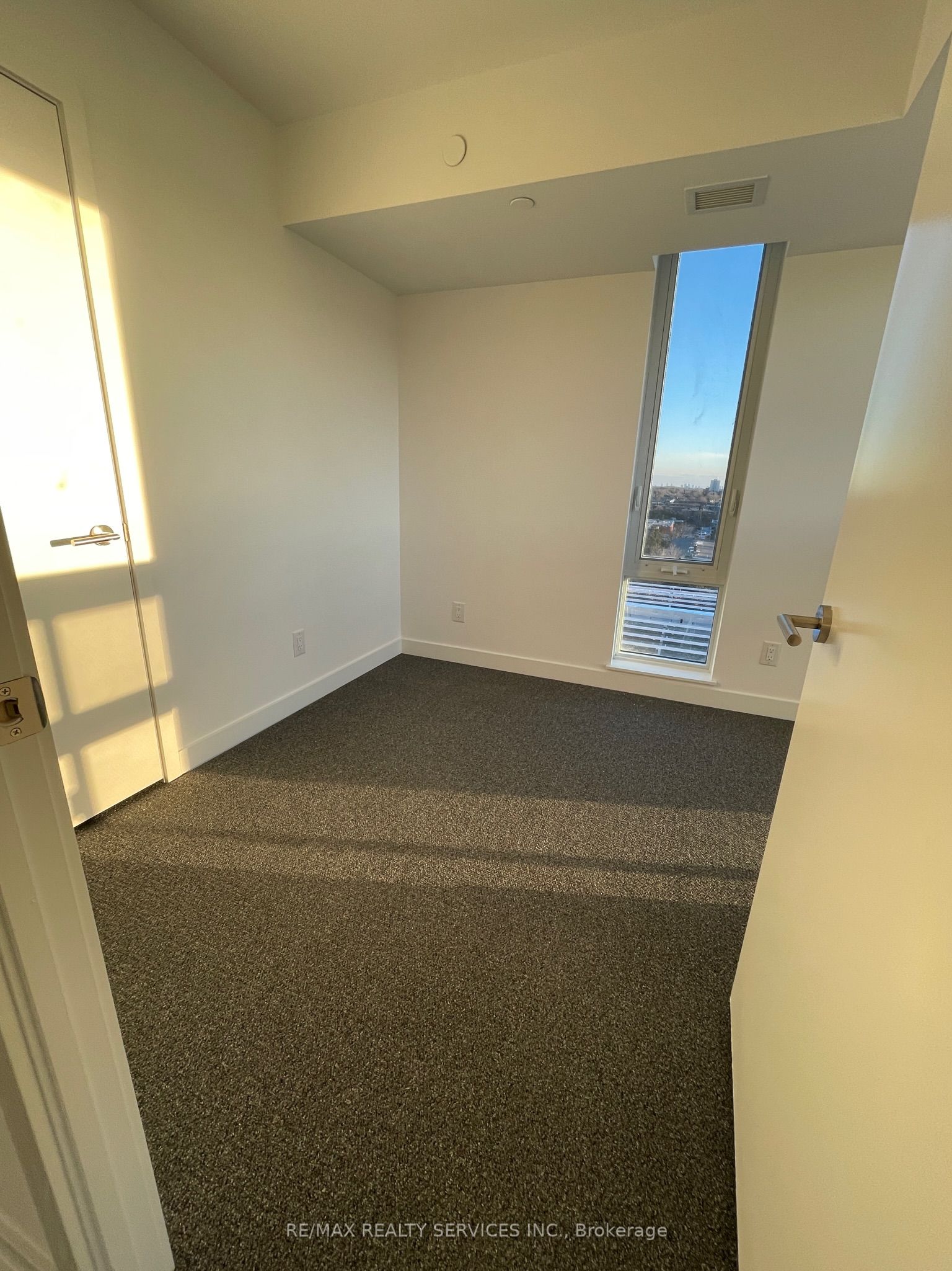 120 Varna Drive 1217 Property Photo 14