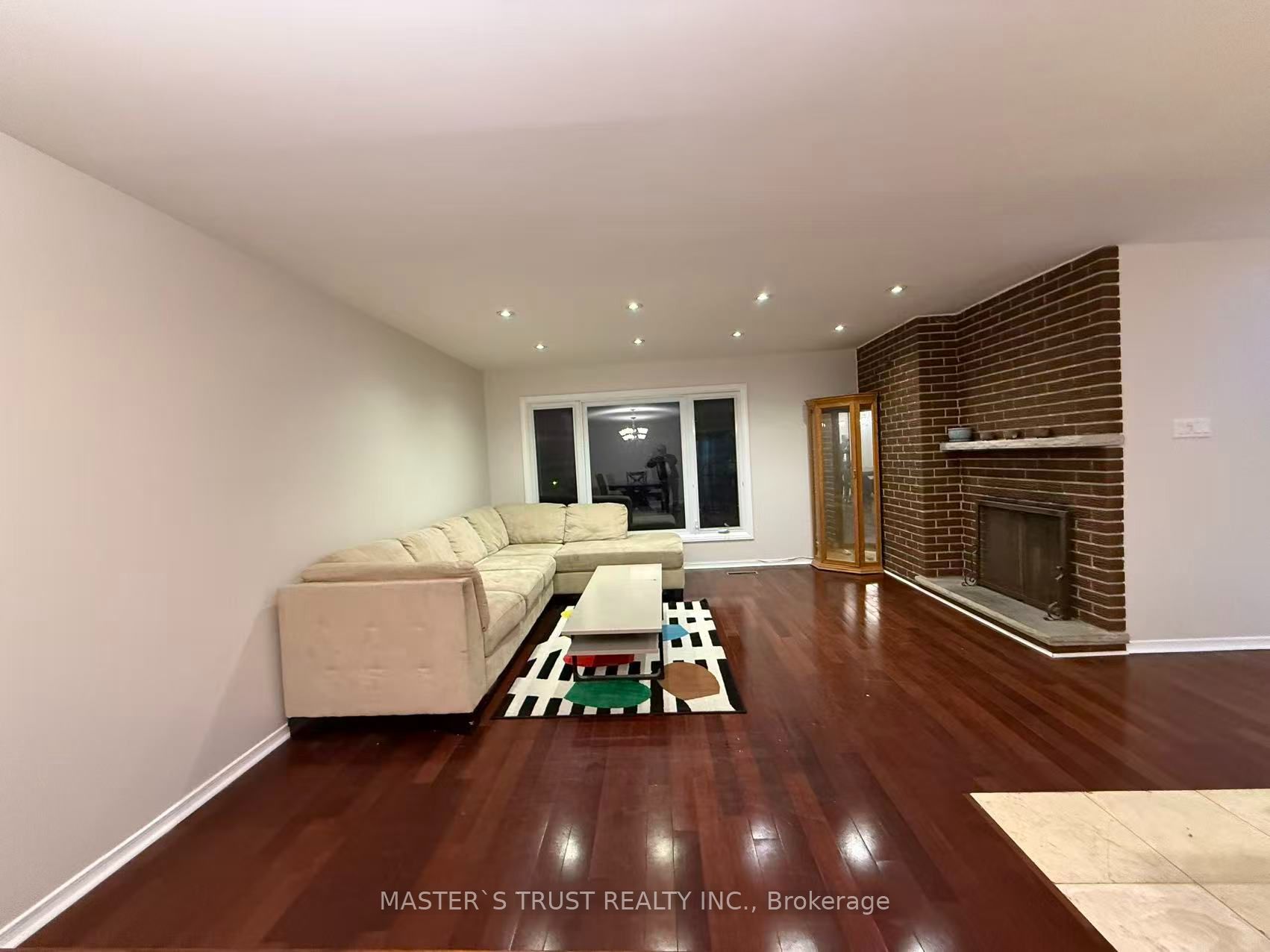 92 Loganberry Crescent Main Property Photo 3