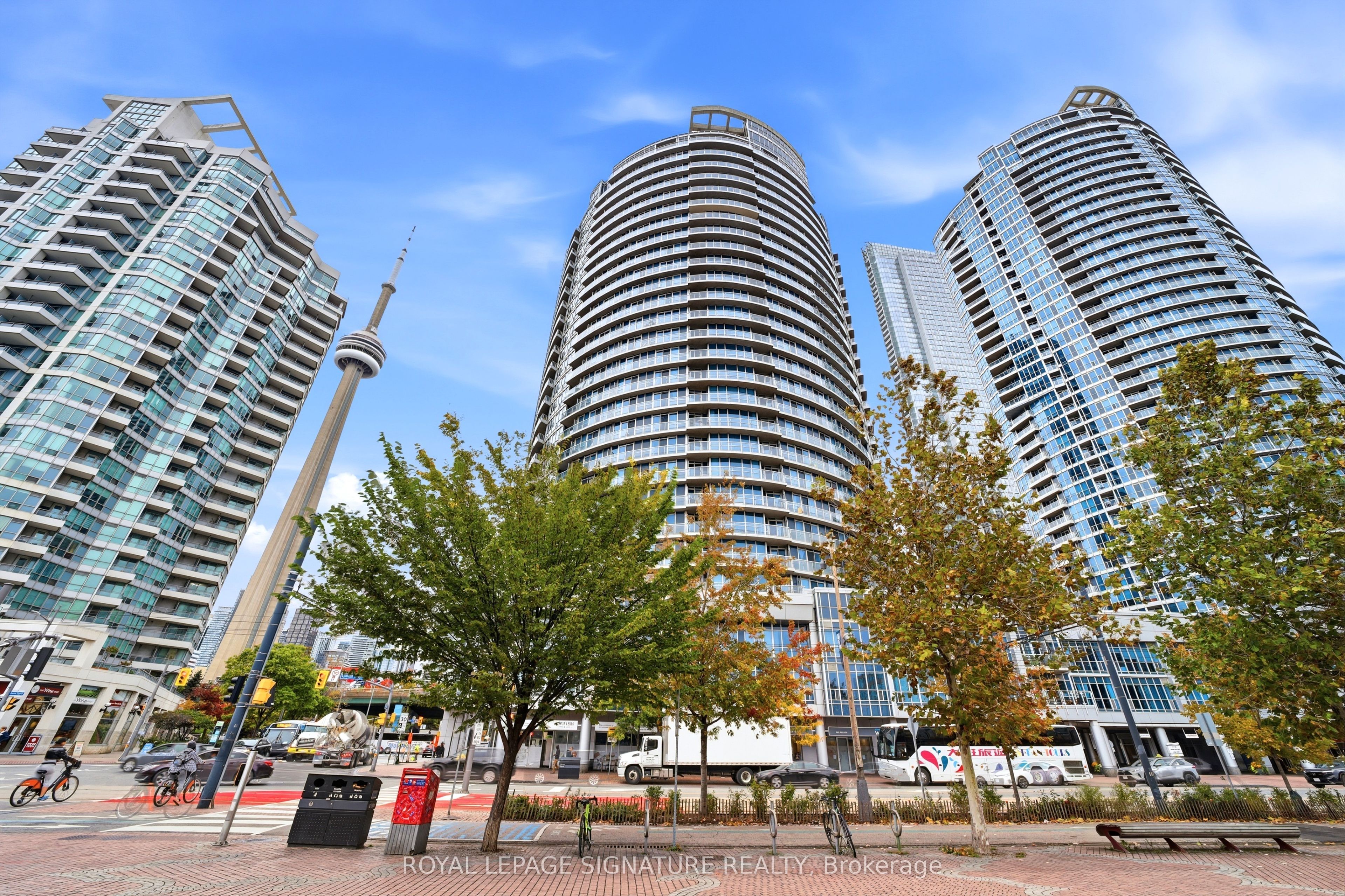 218 Queens Quay W 510 Property Photo 2