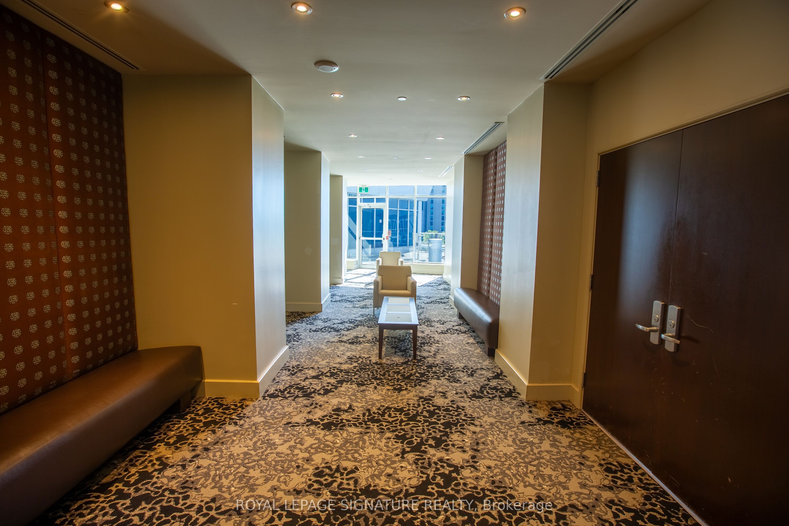 218 Queens Quay W 510 Property Photo 39