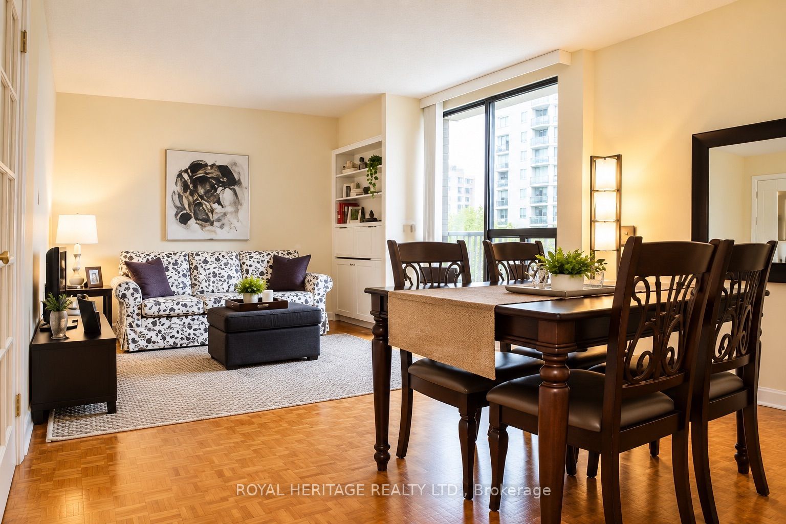 33 Harbour Square 1240 Property Photo 6