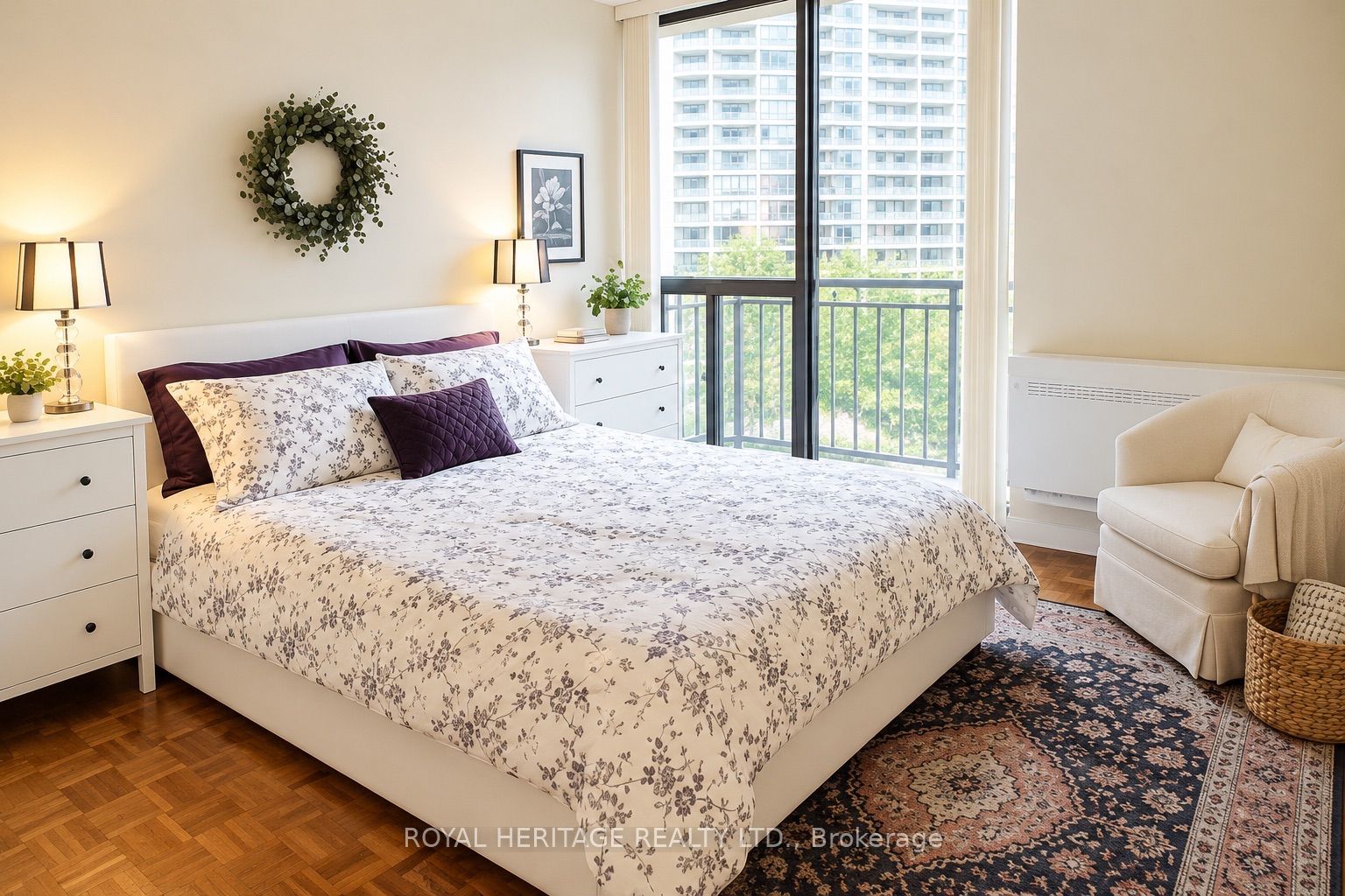 33 Harbour Square 1240 Property Photo 8