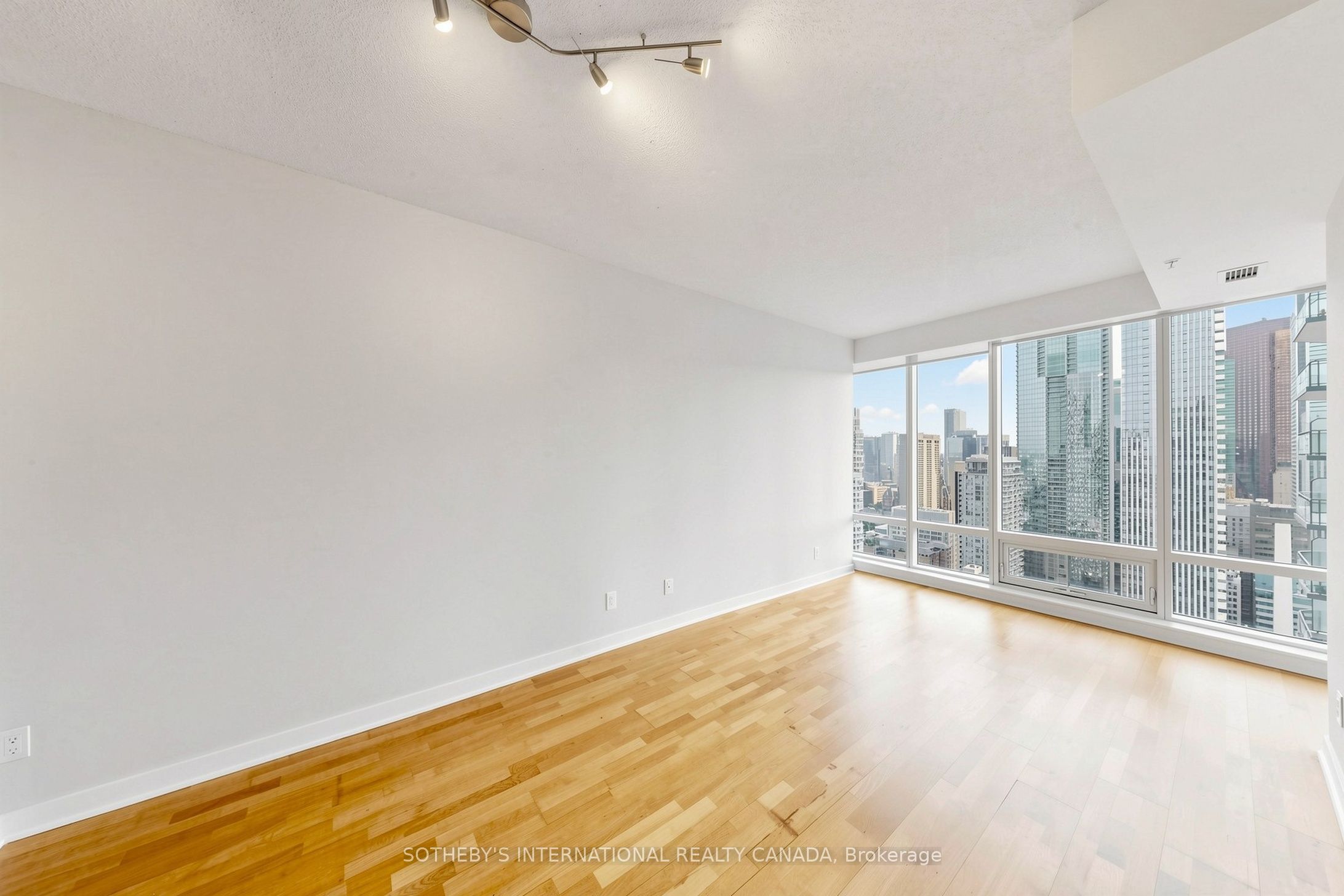 295 Adelaide Street W 3906 Property Photo 2