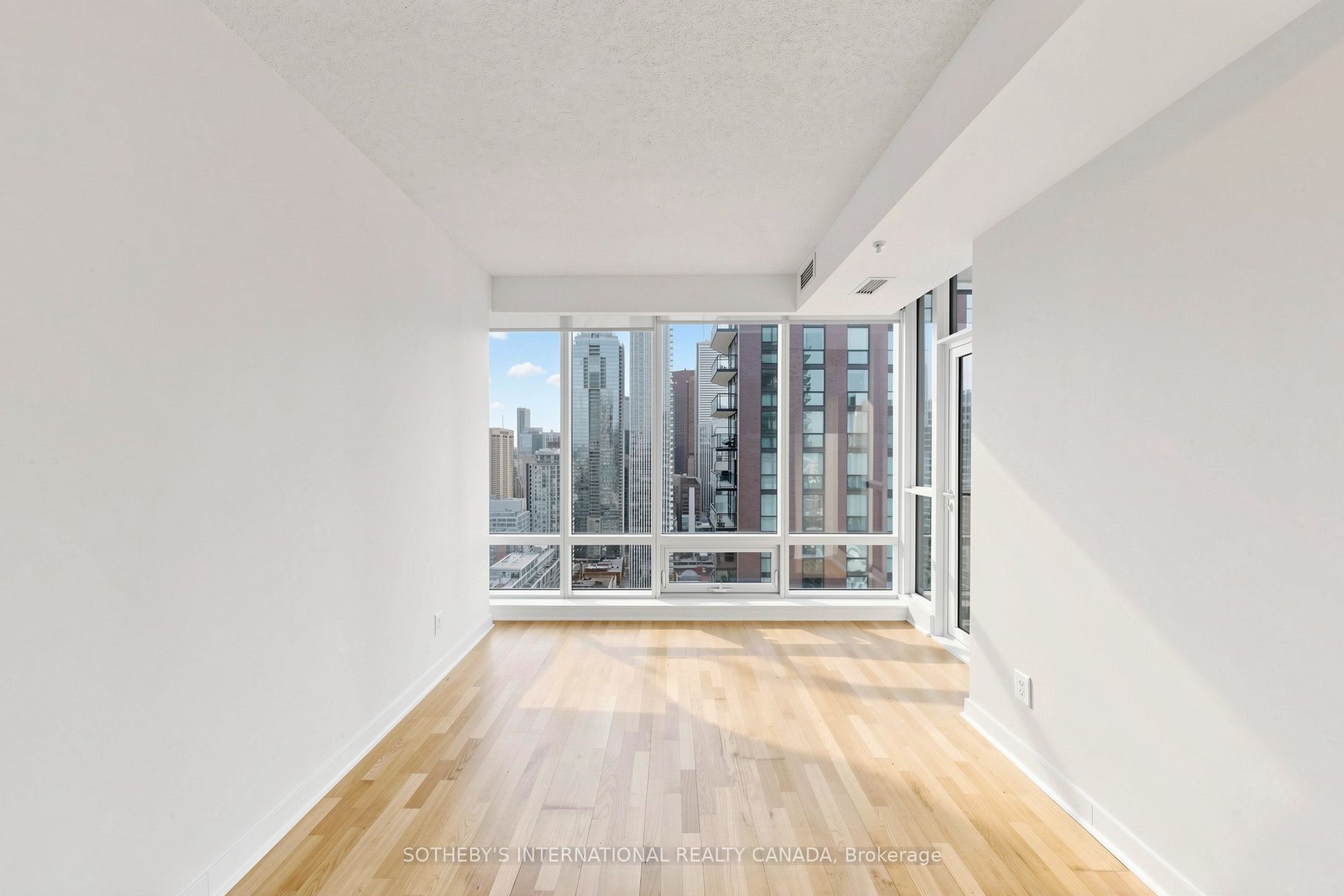 295 Adelaide Street W 3906 Property Photo 4