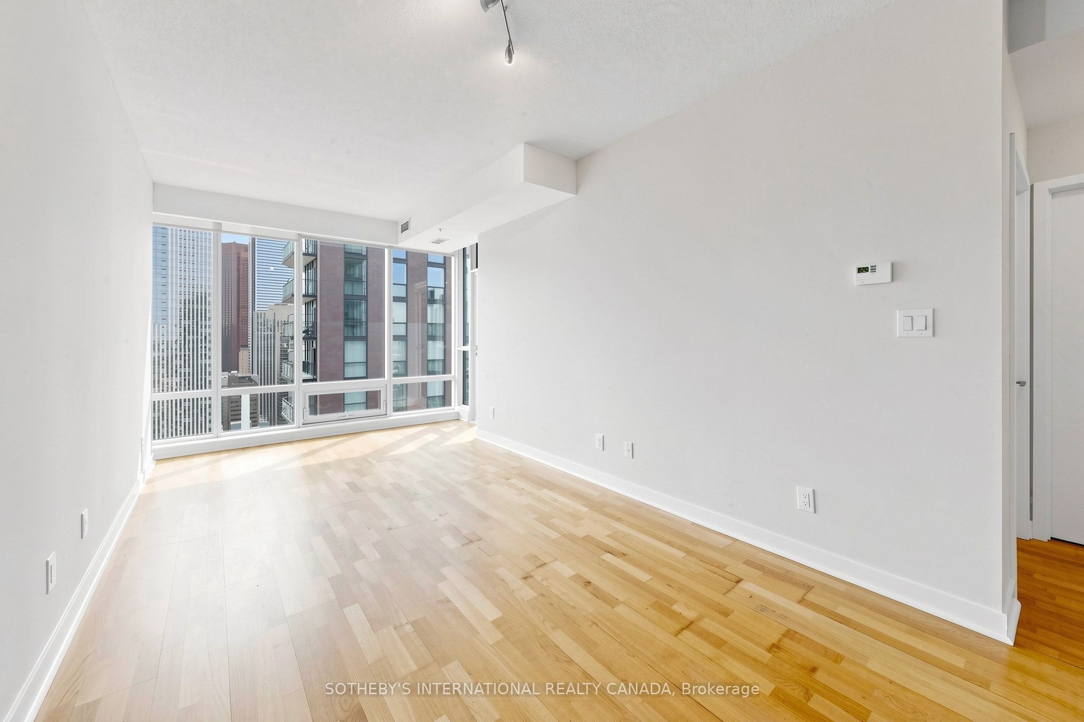 295 Adelaide Street W 3906 Property Photo 5