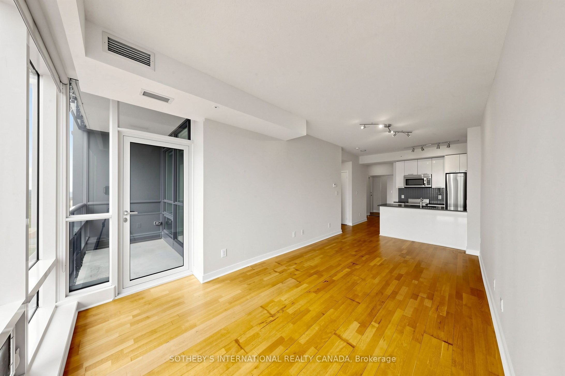 295 Adelaide Street W 3906 Property Photo 7