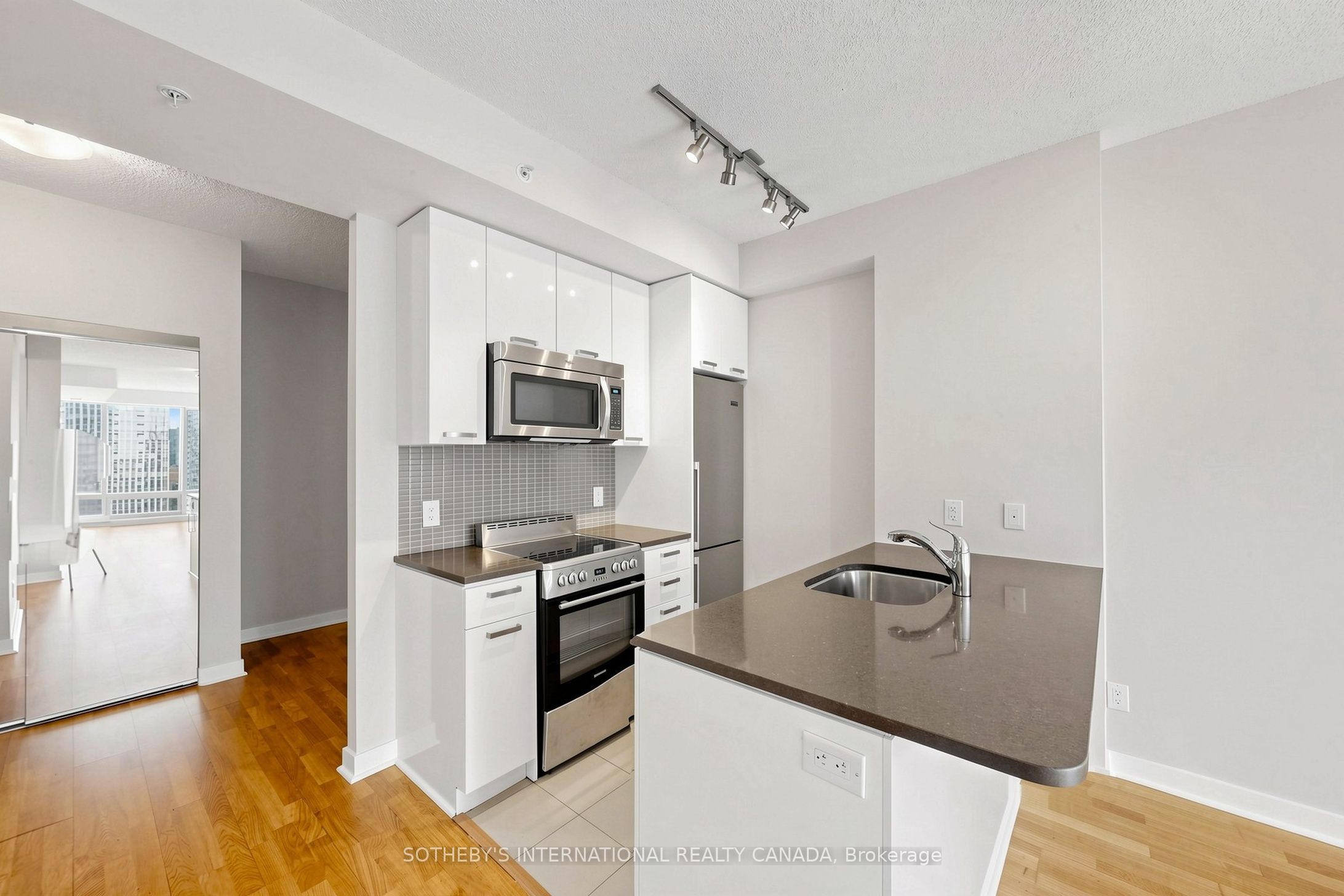 295 Adelaide Street W 3906 Property Photo 11