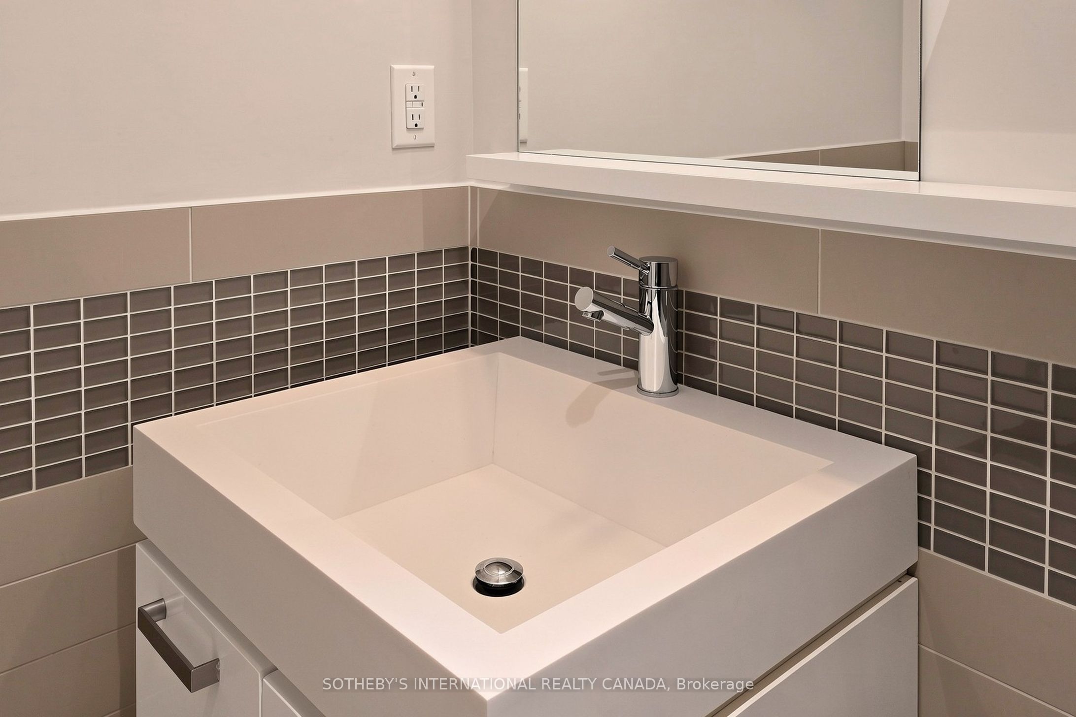 295 Adelaide Street W 3906 Property Photo 25