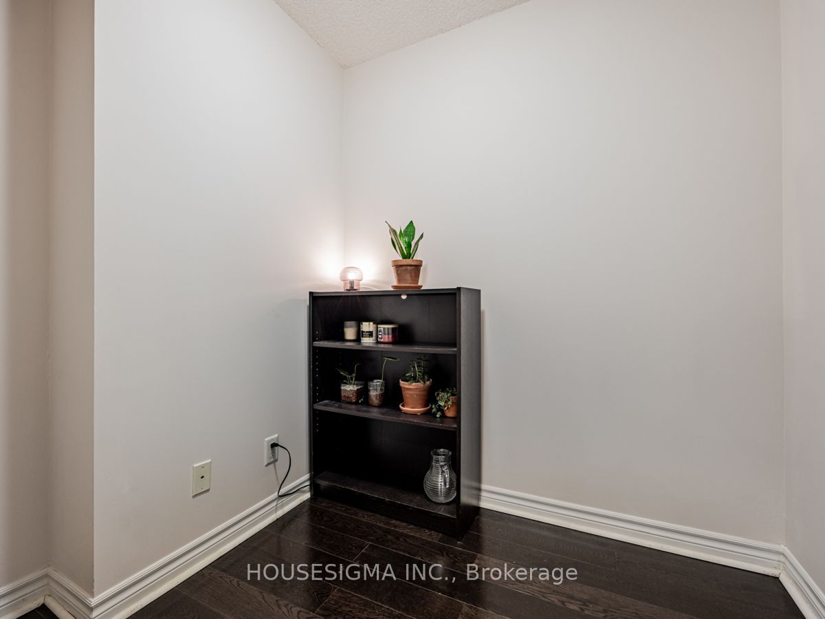 19 Barberry Place 505 Property Photo 17