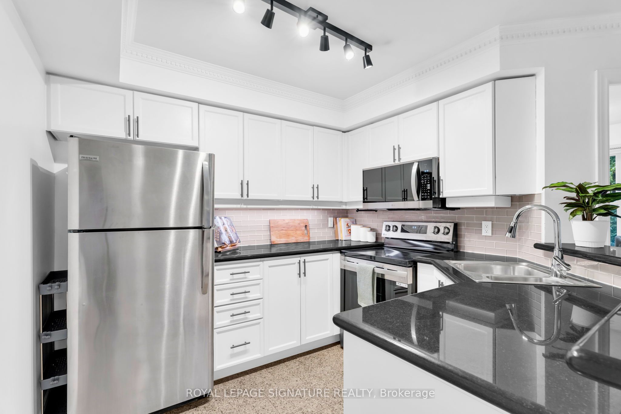 800 Spadina Road 301 Property Photo 14