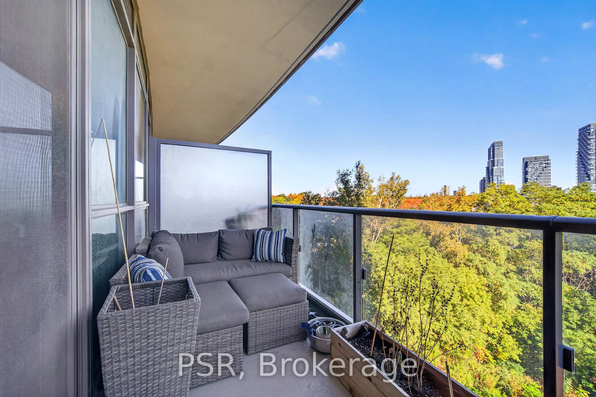 160 Vanderhoof Avenue 403 Property Photo 7