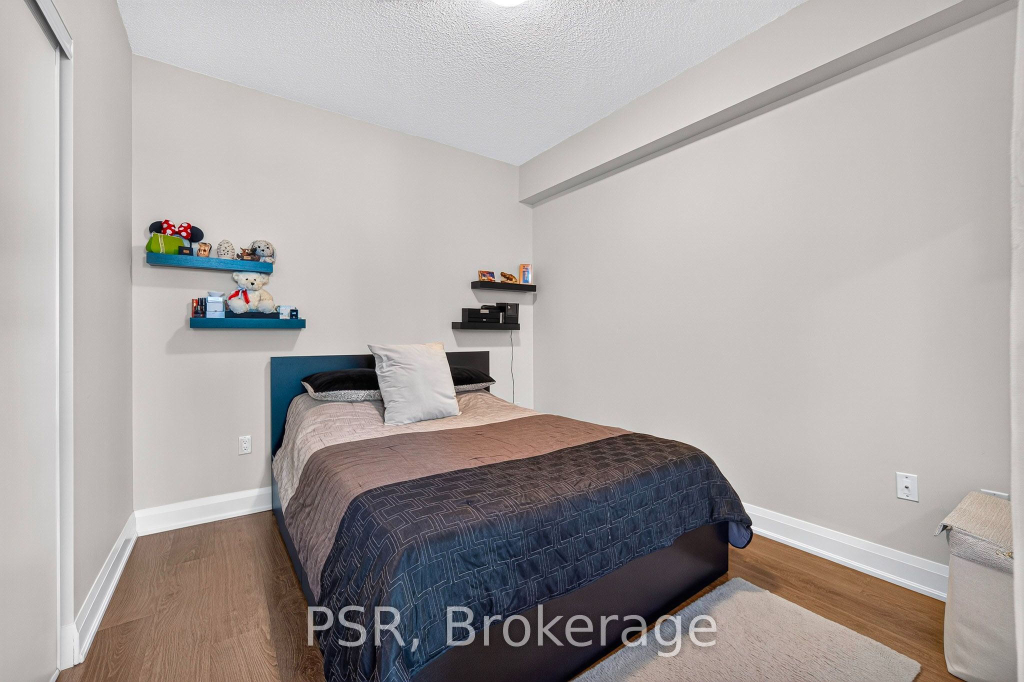 160 Vanderhoof Avenue 403 Property Photo 9