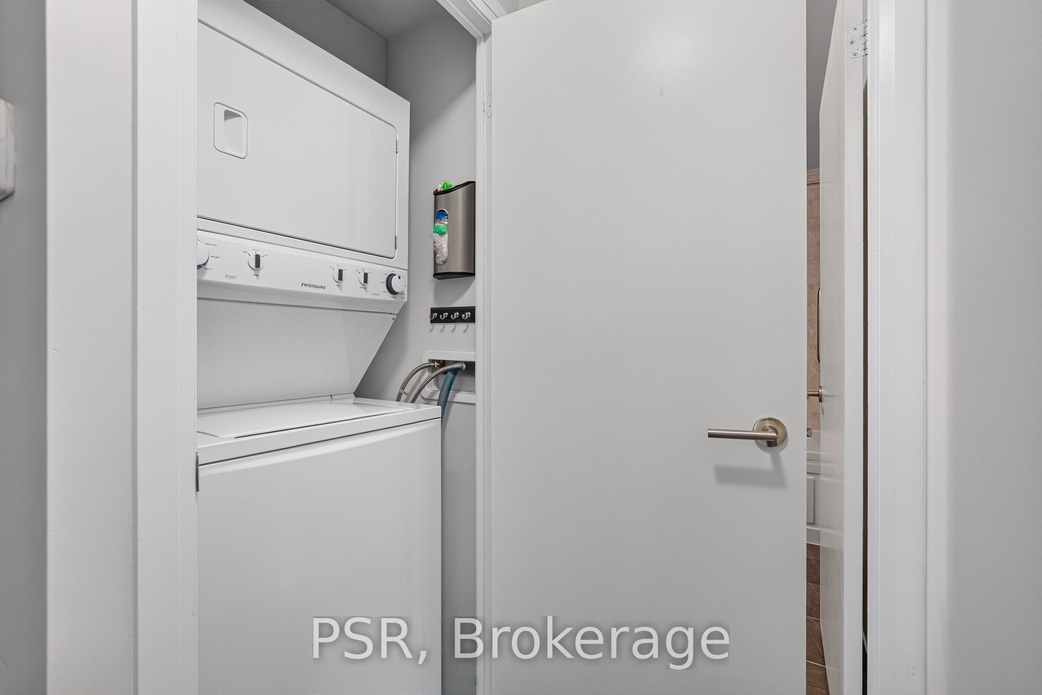 160 Vanderhoof Avenue 403 Property Photo 12
