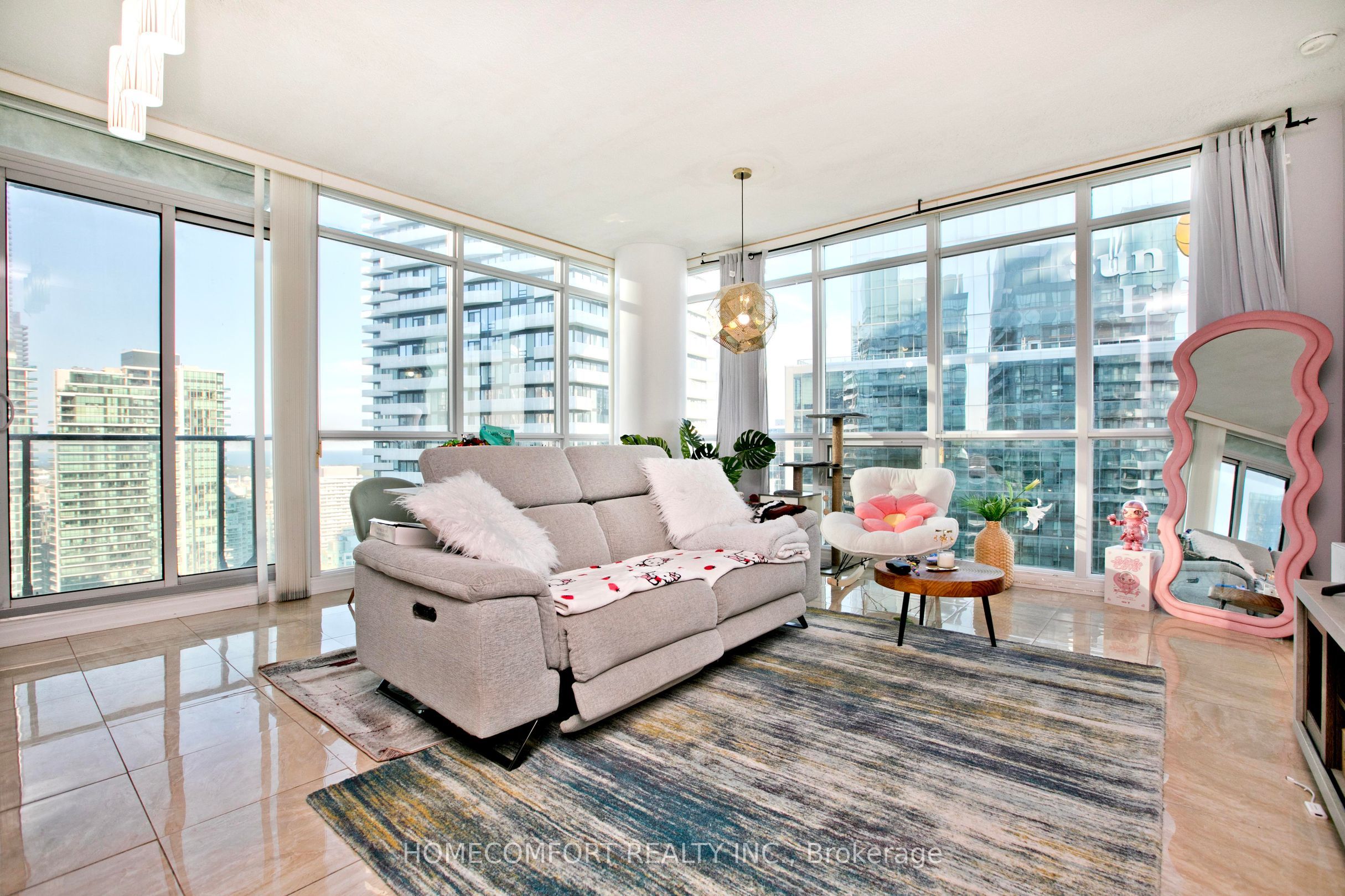 55 Bremner Boulevard 4107 Property Photo 4