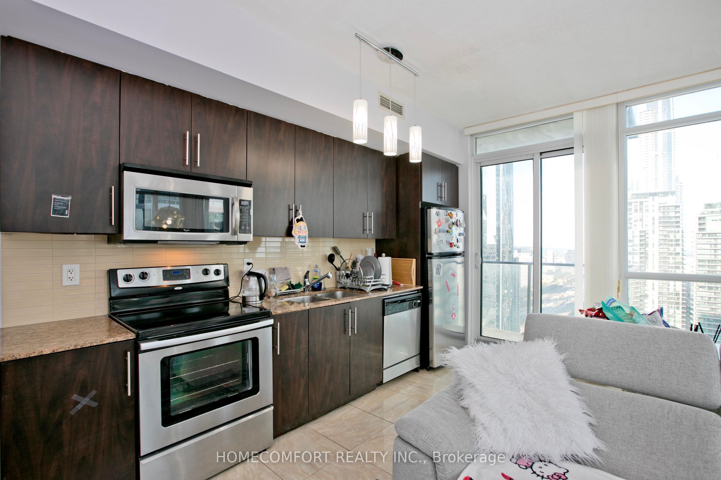 55 Bremner Boulevard 4107 Property Photo 6