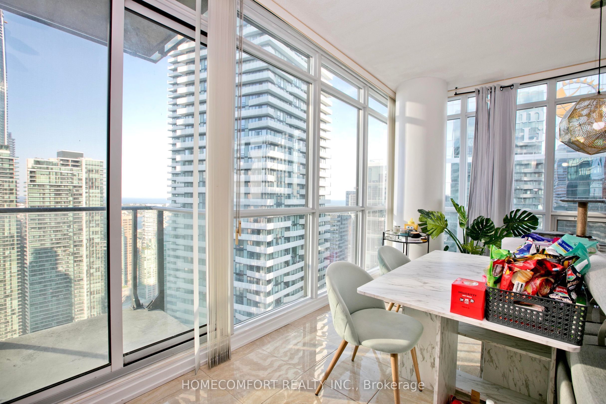 55 Bremner Boulevard 4107 Property Photo 10