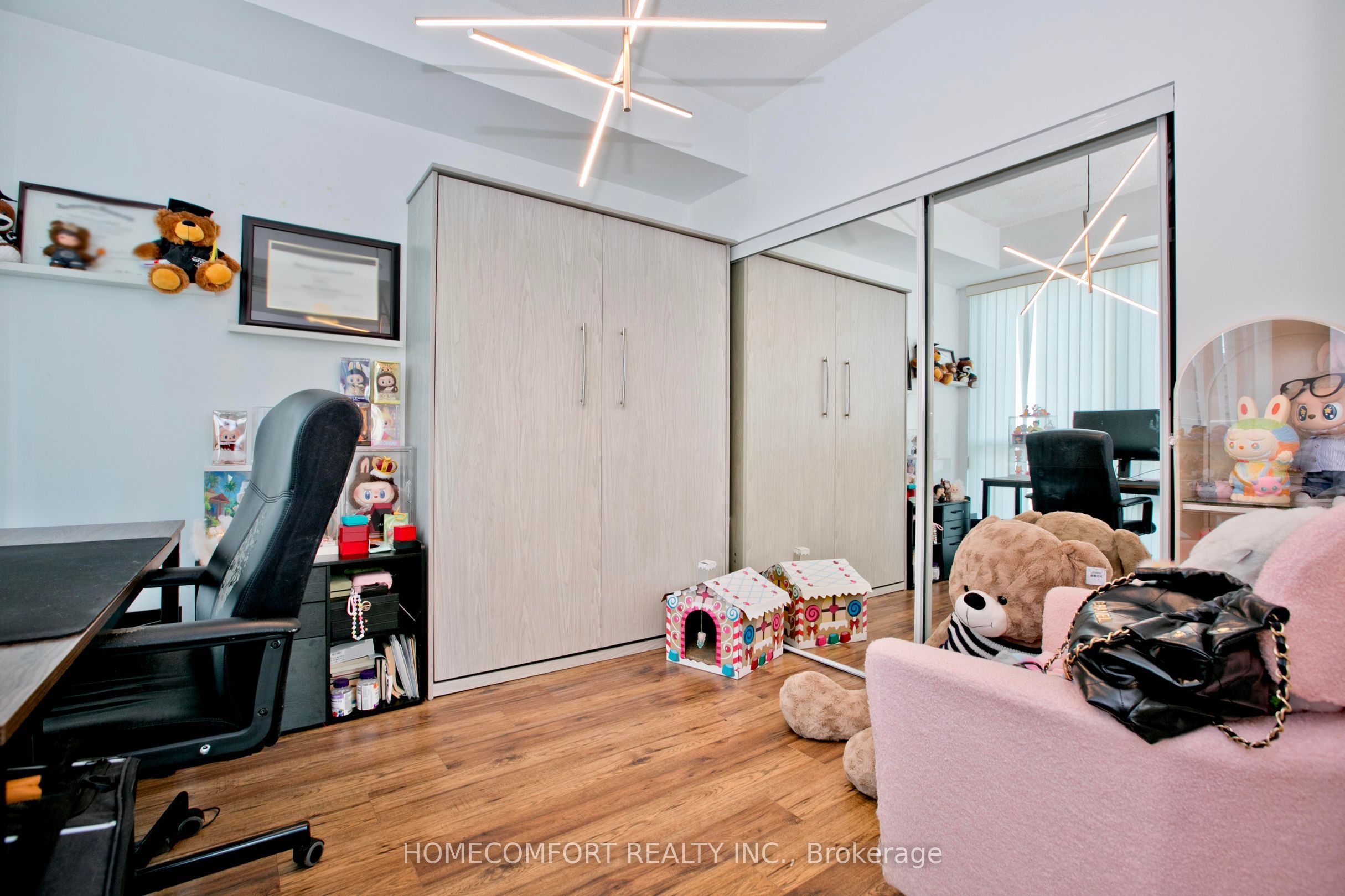 55 Bremner Boulevard 4107 Property Photo 16