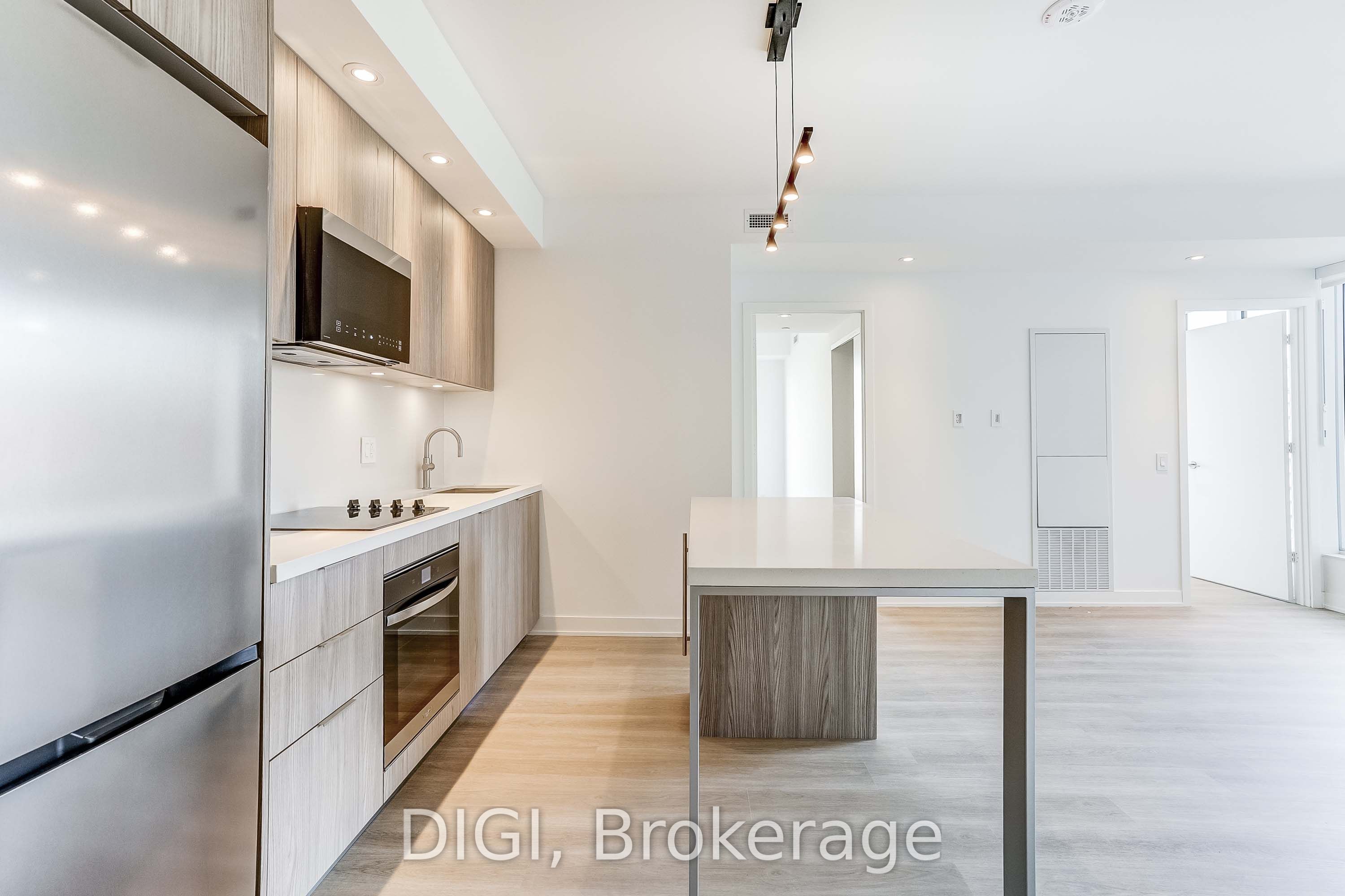 120 Ontario Street Q1218 Property Photo 4