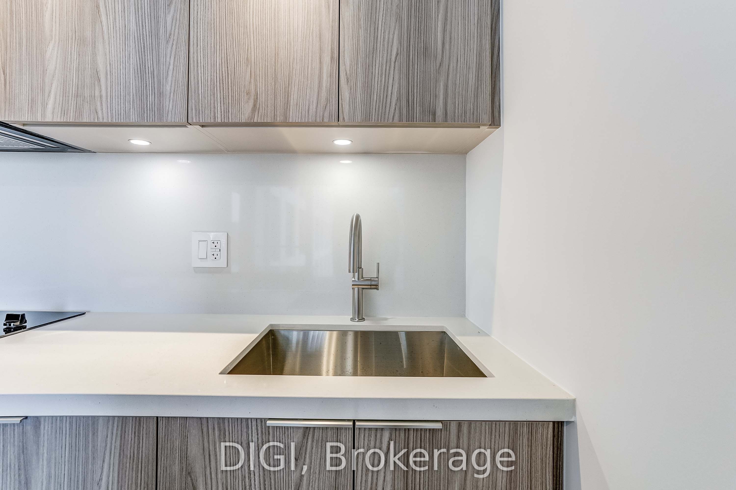 120 Ontario Street Q1218 Property Photo 7