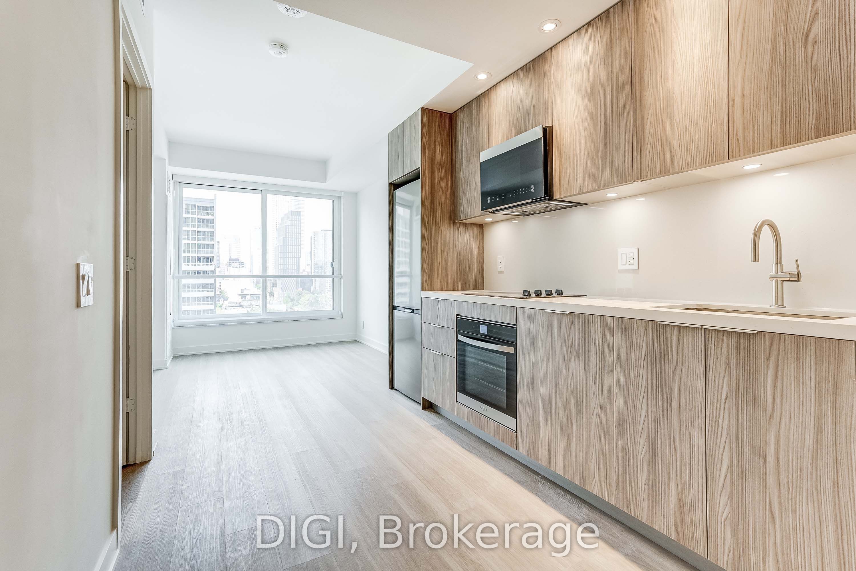 120 Ontario Street Q1215 Property Photo 2