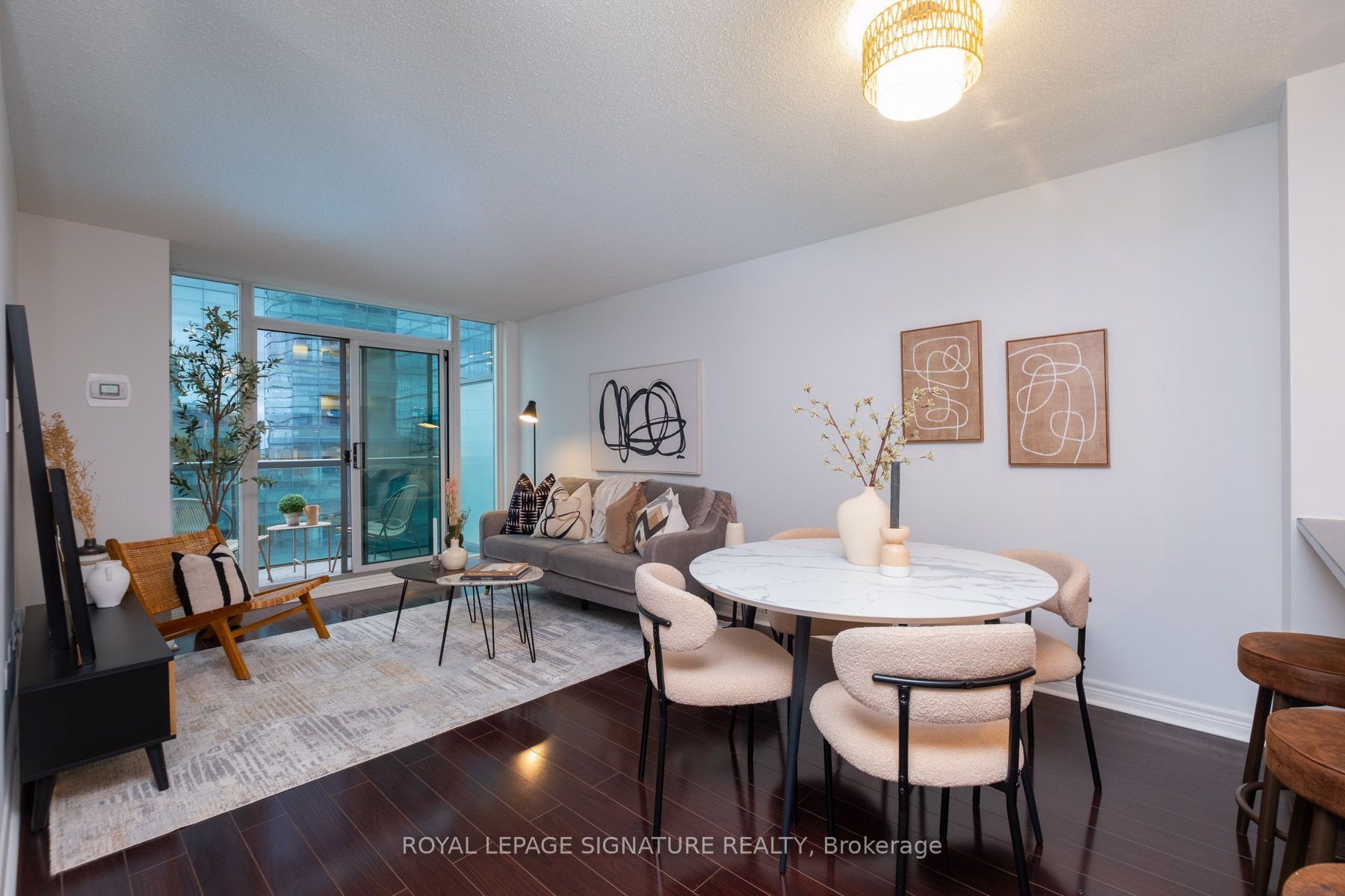 30 Grand Trunk Crescent Ph03 Property Photo 10