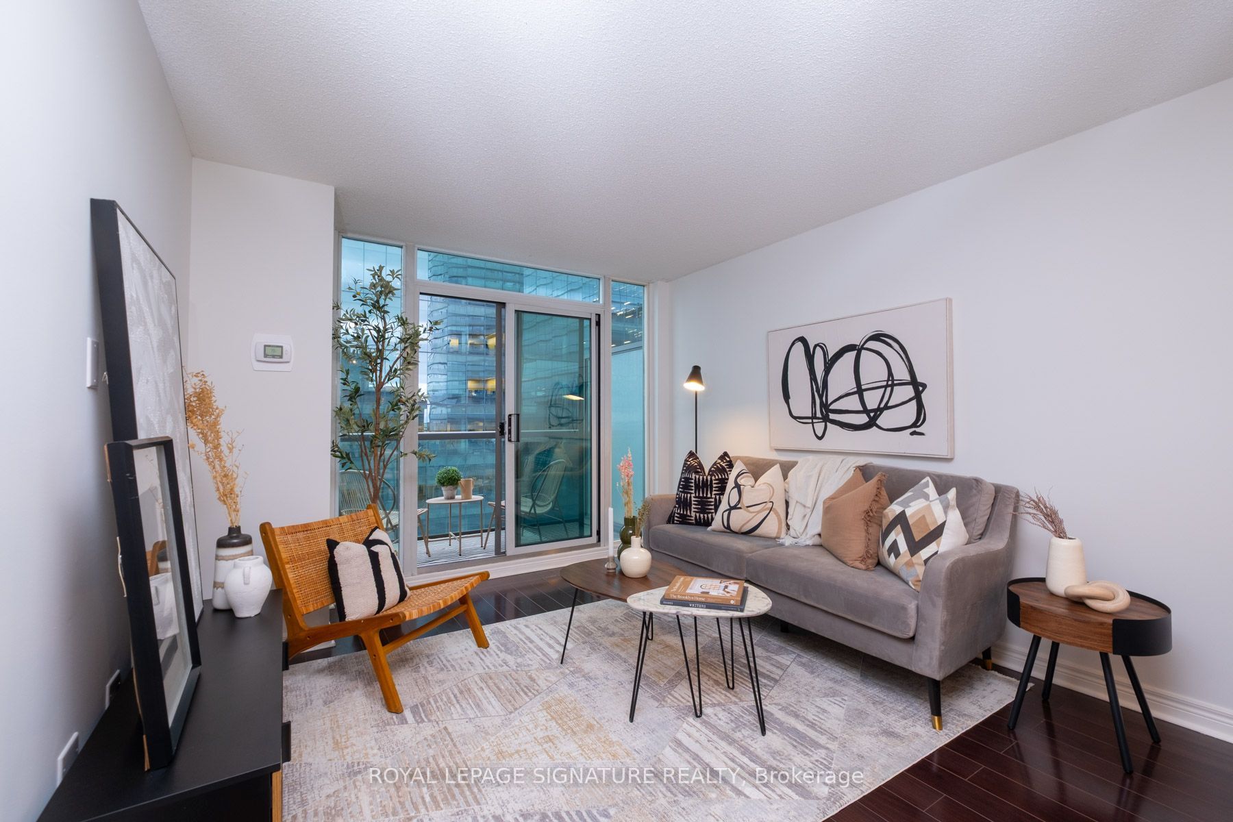 30 Grand Trunk Crescent Ph03 Property Photo 12
