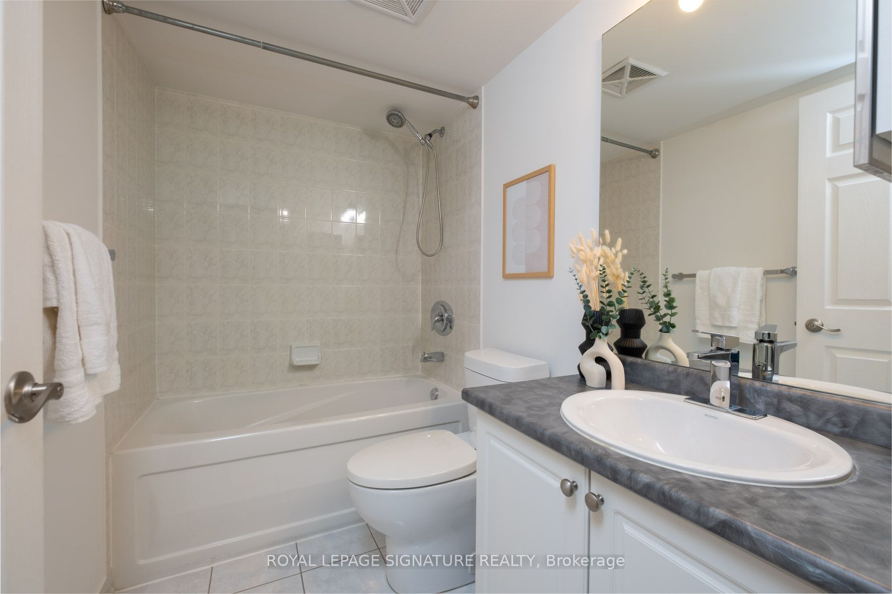 30 Grand Trunk Crescent Ph03 Property Photo 20