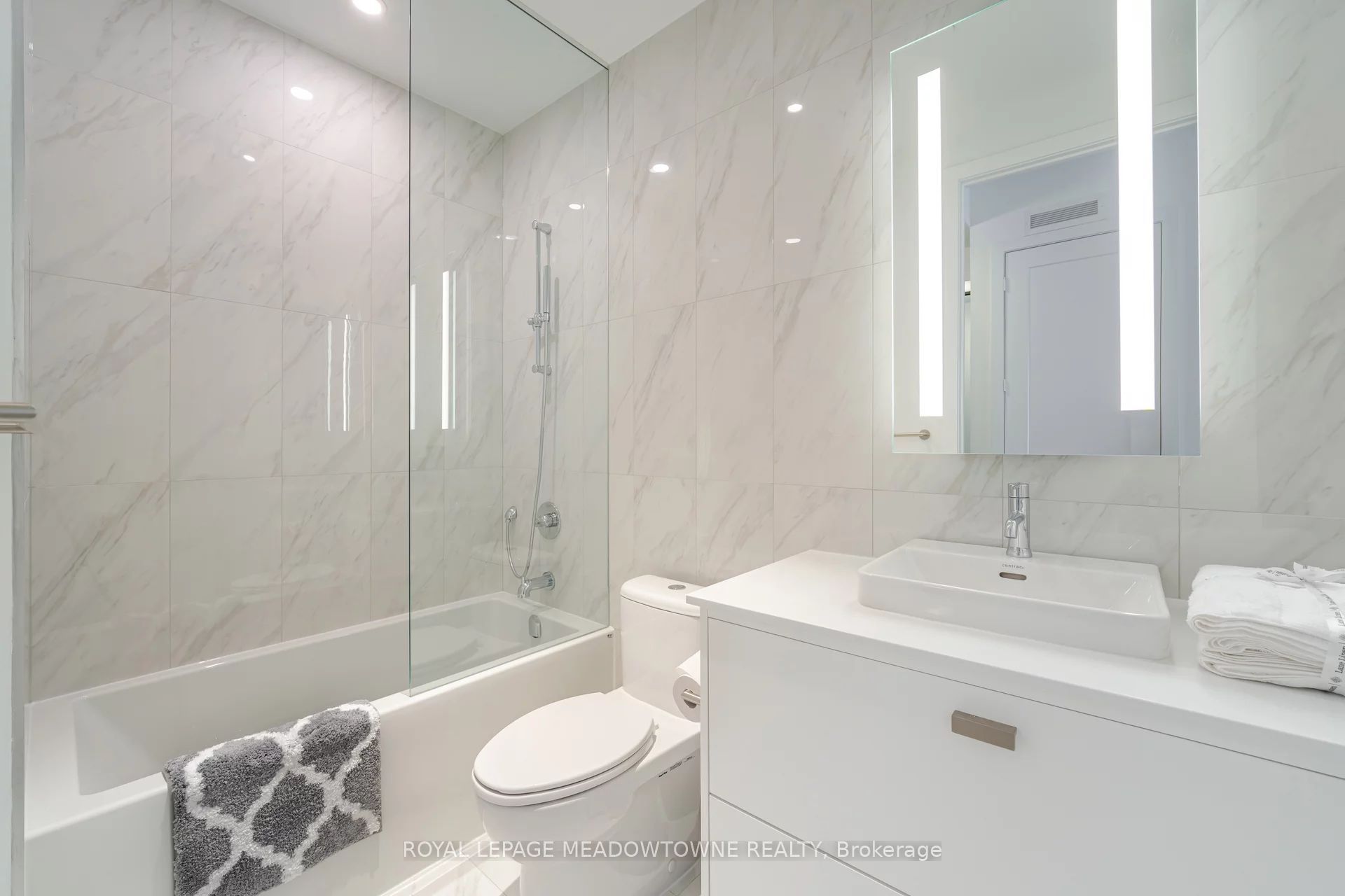 470 Front Street 3406 Property Photo 17