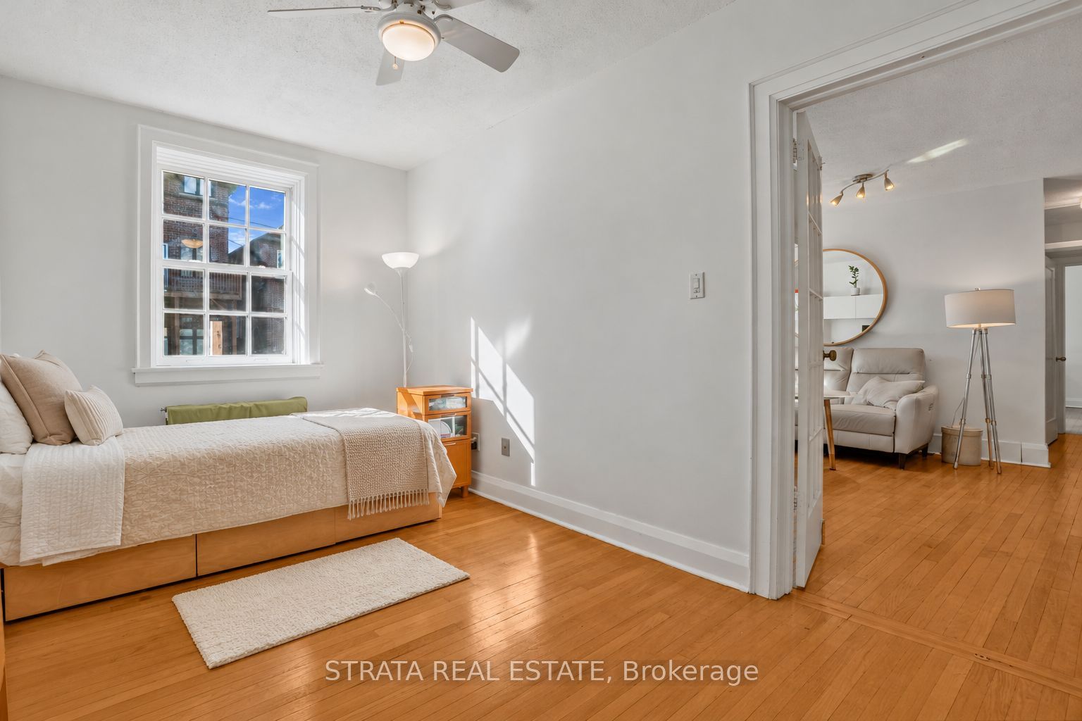 480 Oriole Parkway 207 Property Photo 9