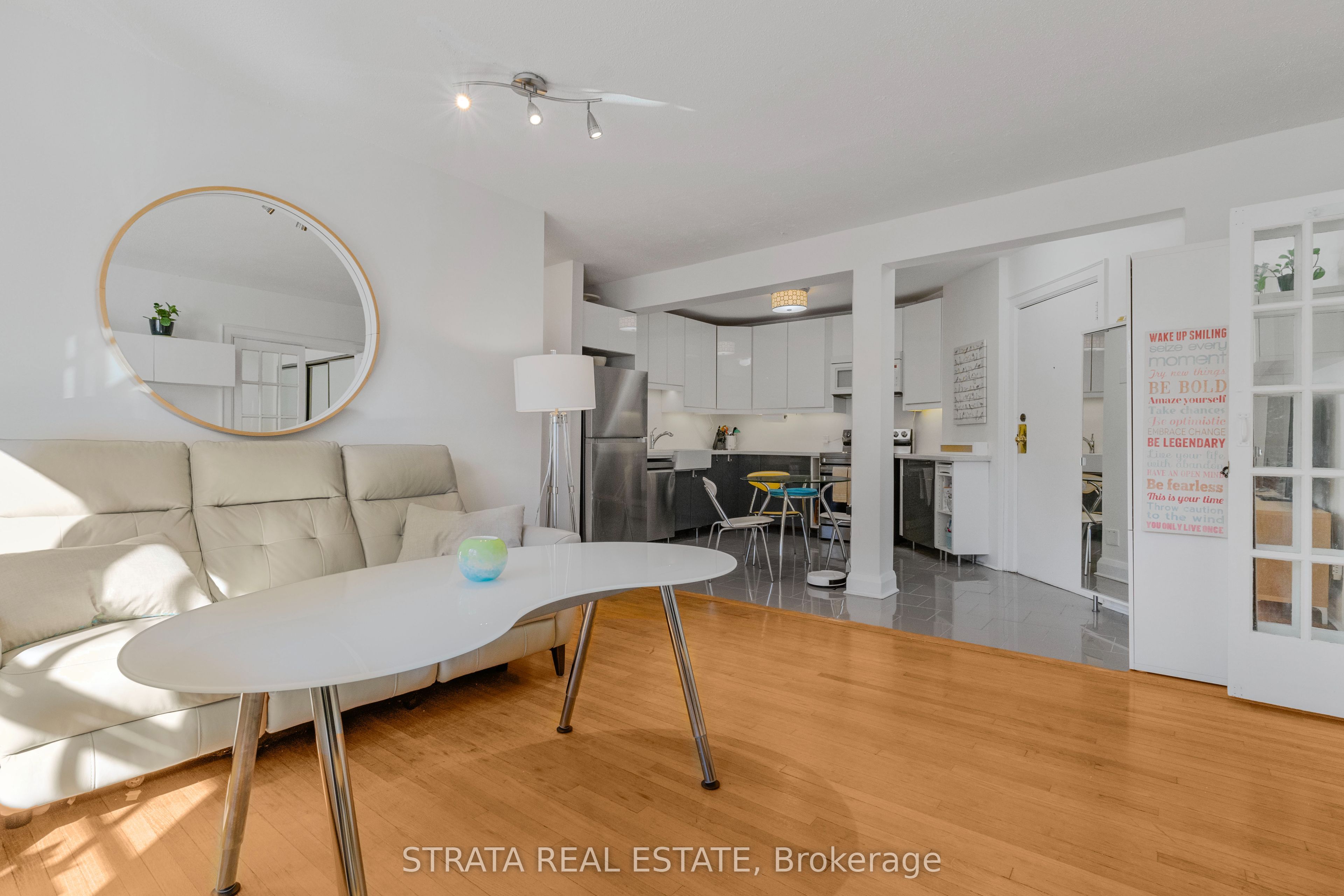480 Oriole Parkway 207 Property Photo 12