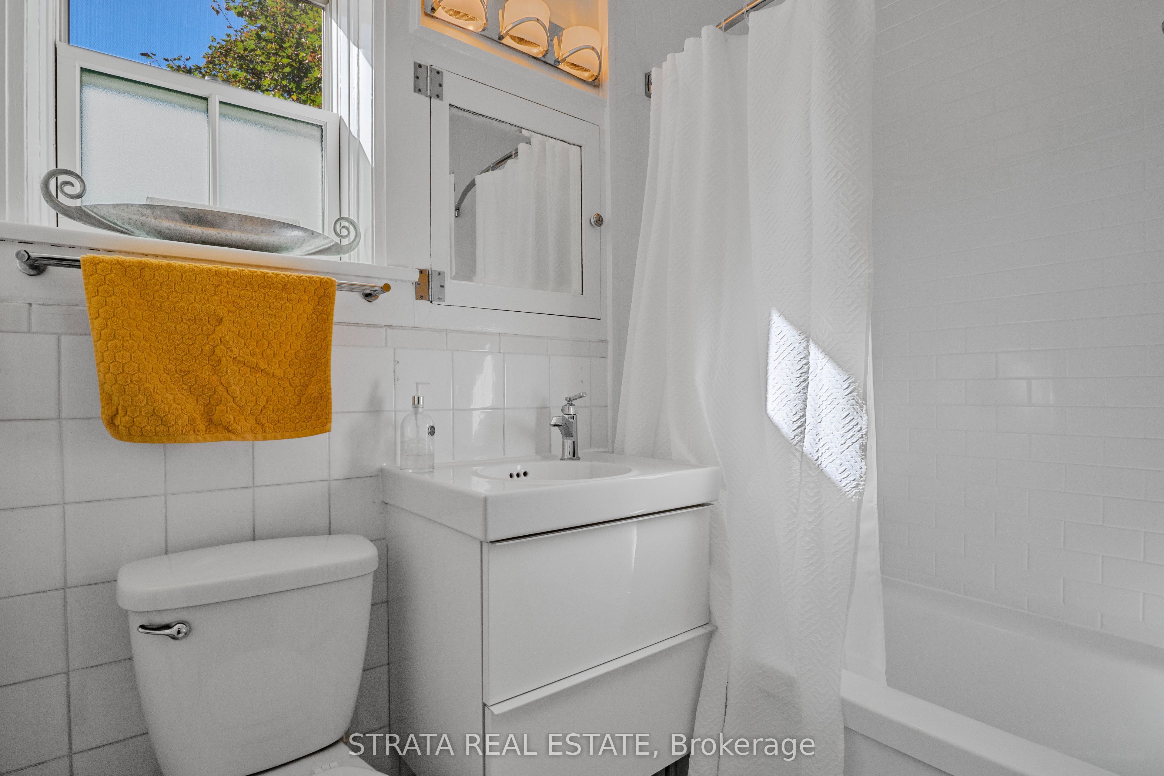 480 Oriole Parkway 207 Property Photo 19