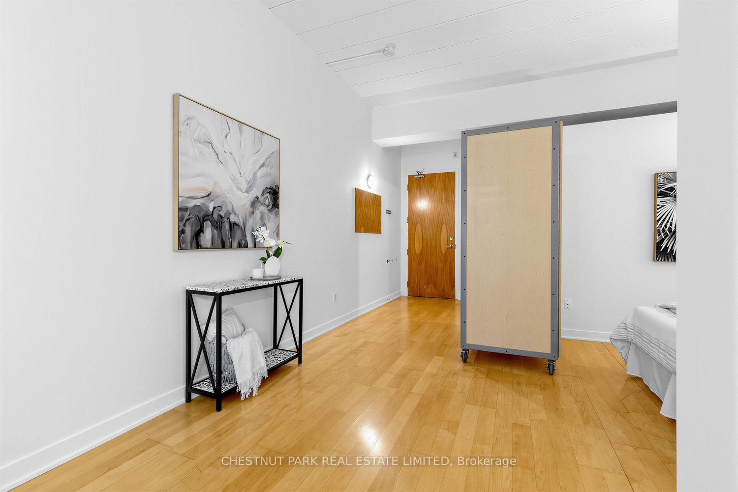 160 Baldwin Street 409 Property Photo 2
