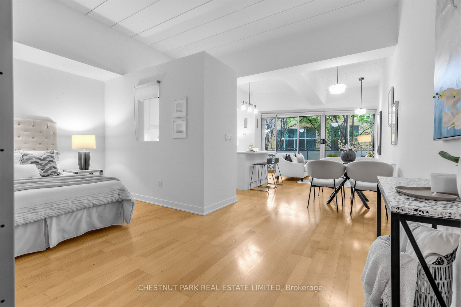 160 Baldwin Street 409 Property Photo 4
