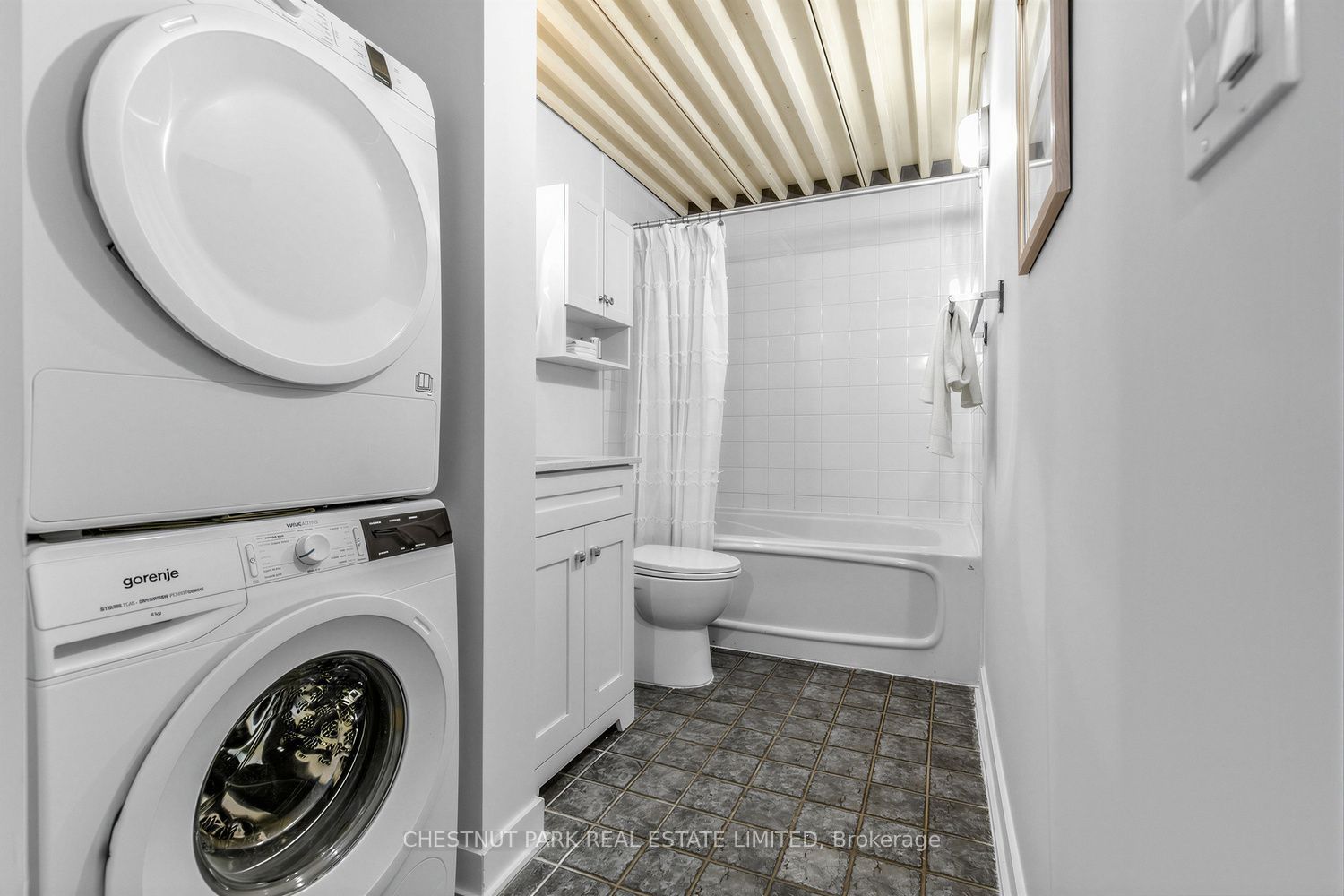 160 Baldwin Street 409 Property Photo 18