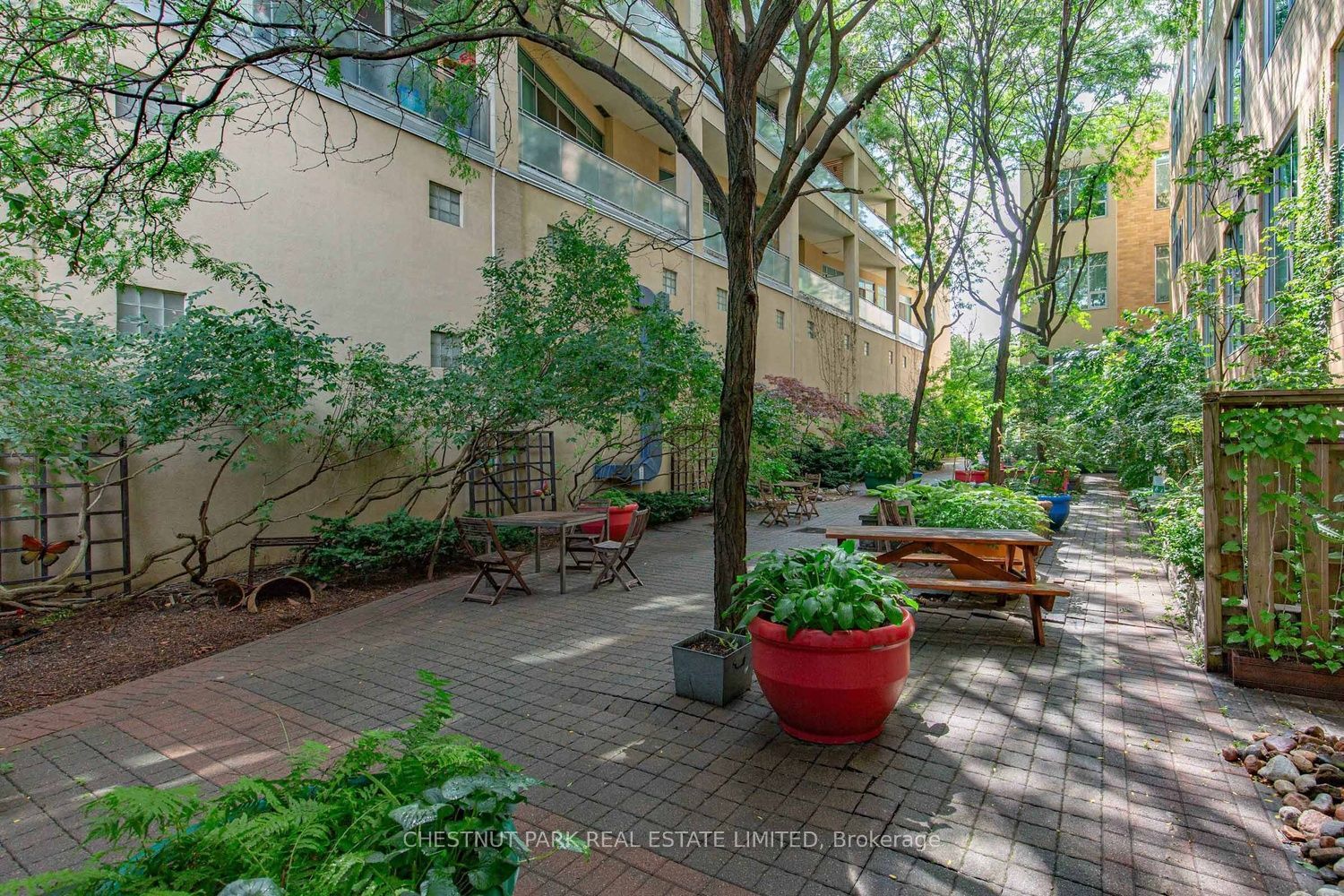 160 Baldwin Street 409 Property Photo 22