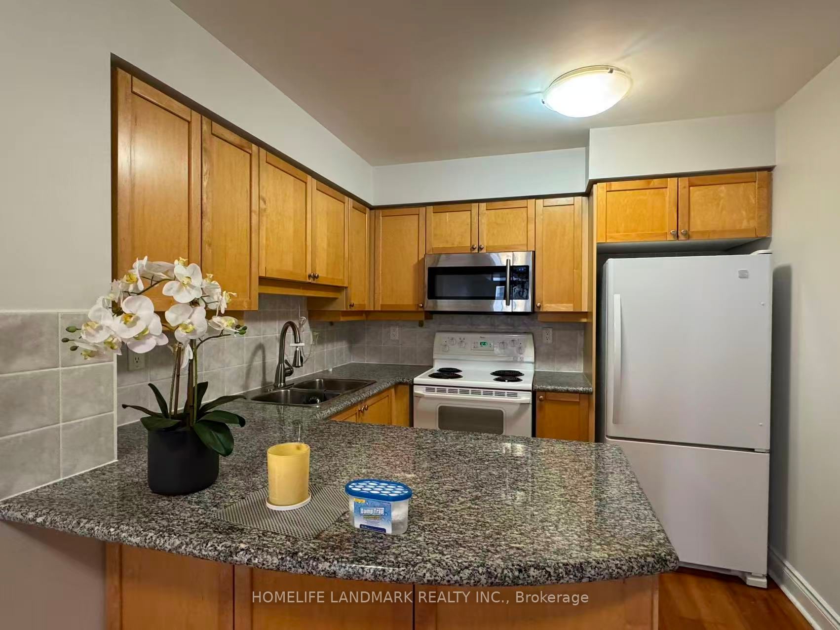 78 Harrison Garden Boulevard 1005 Property Photo 2