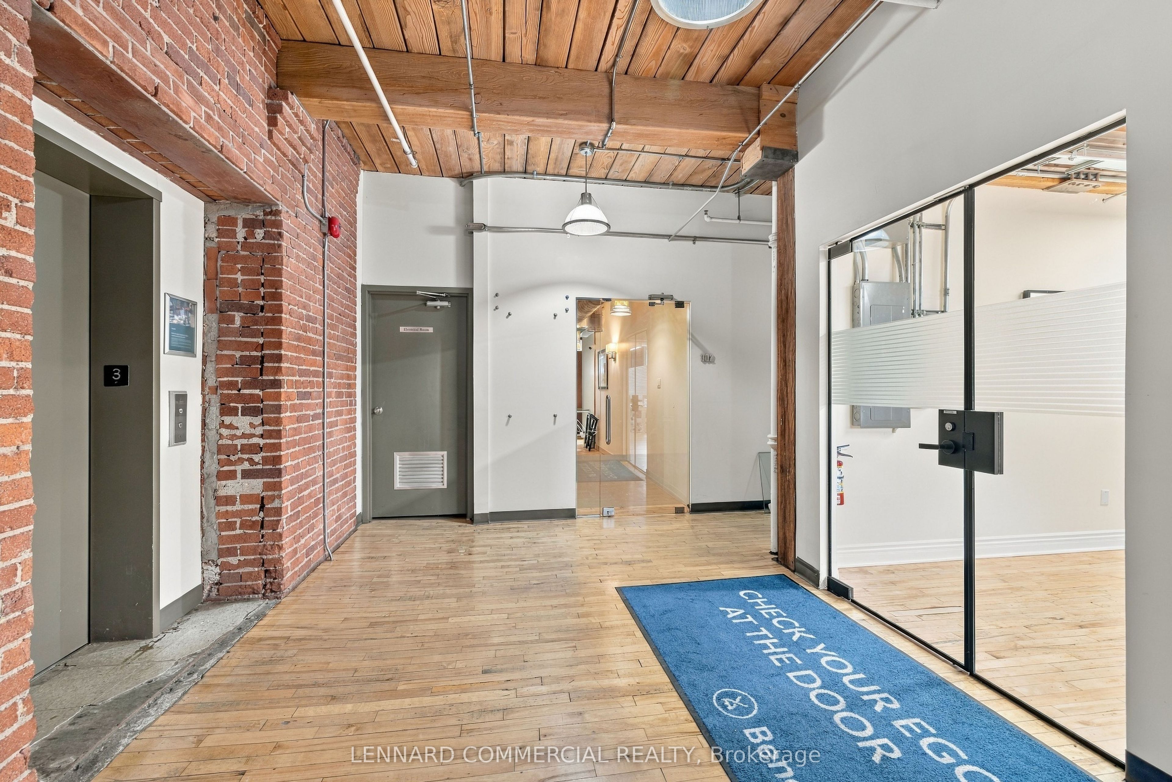 559 College Street 301 Property Photo 7