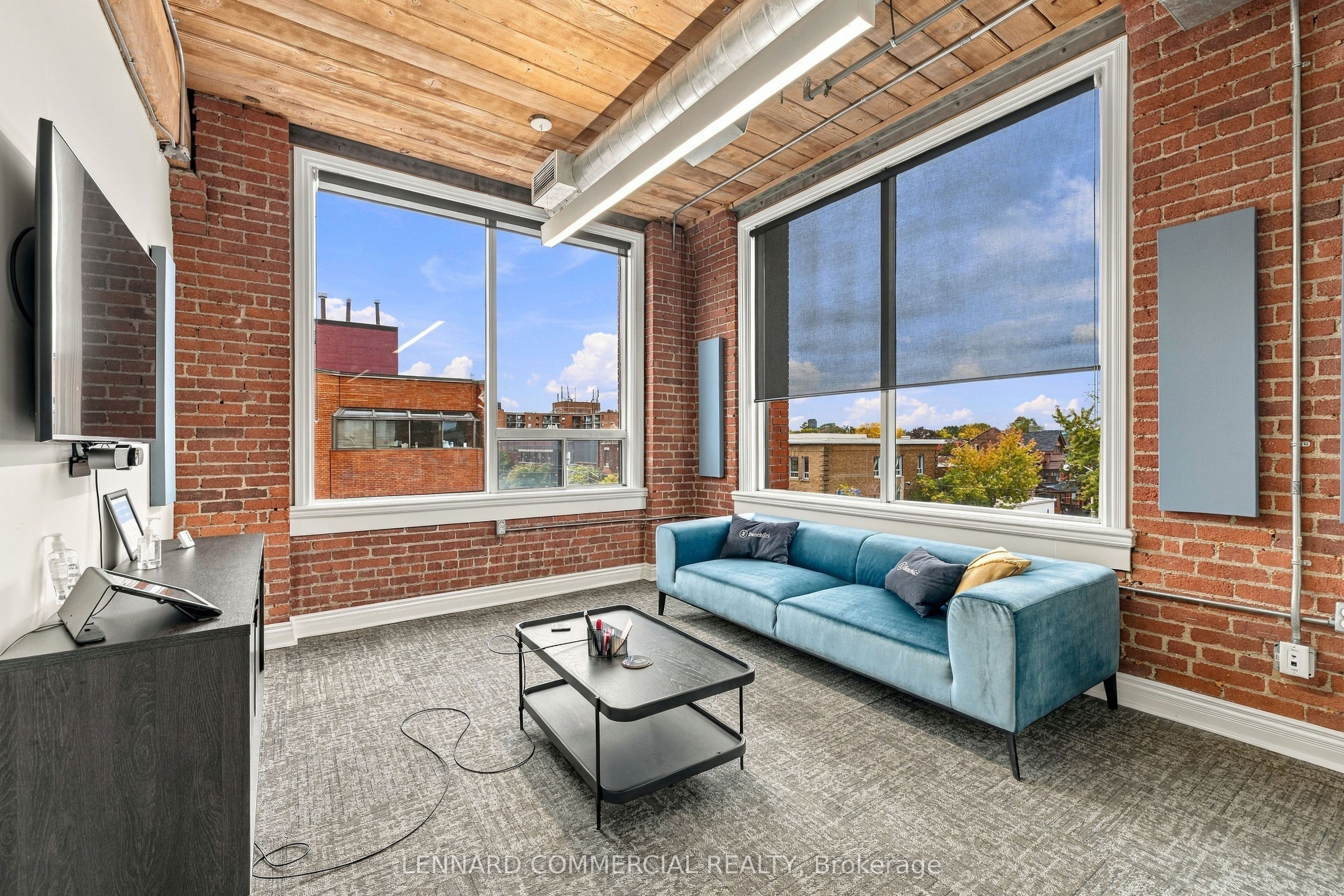 559 College Street 301 Property Photo 17