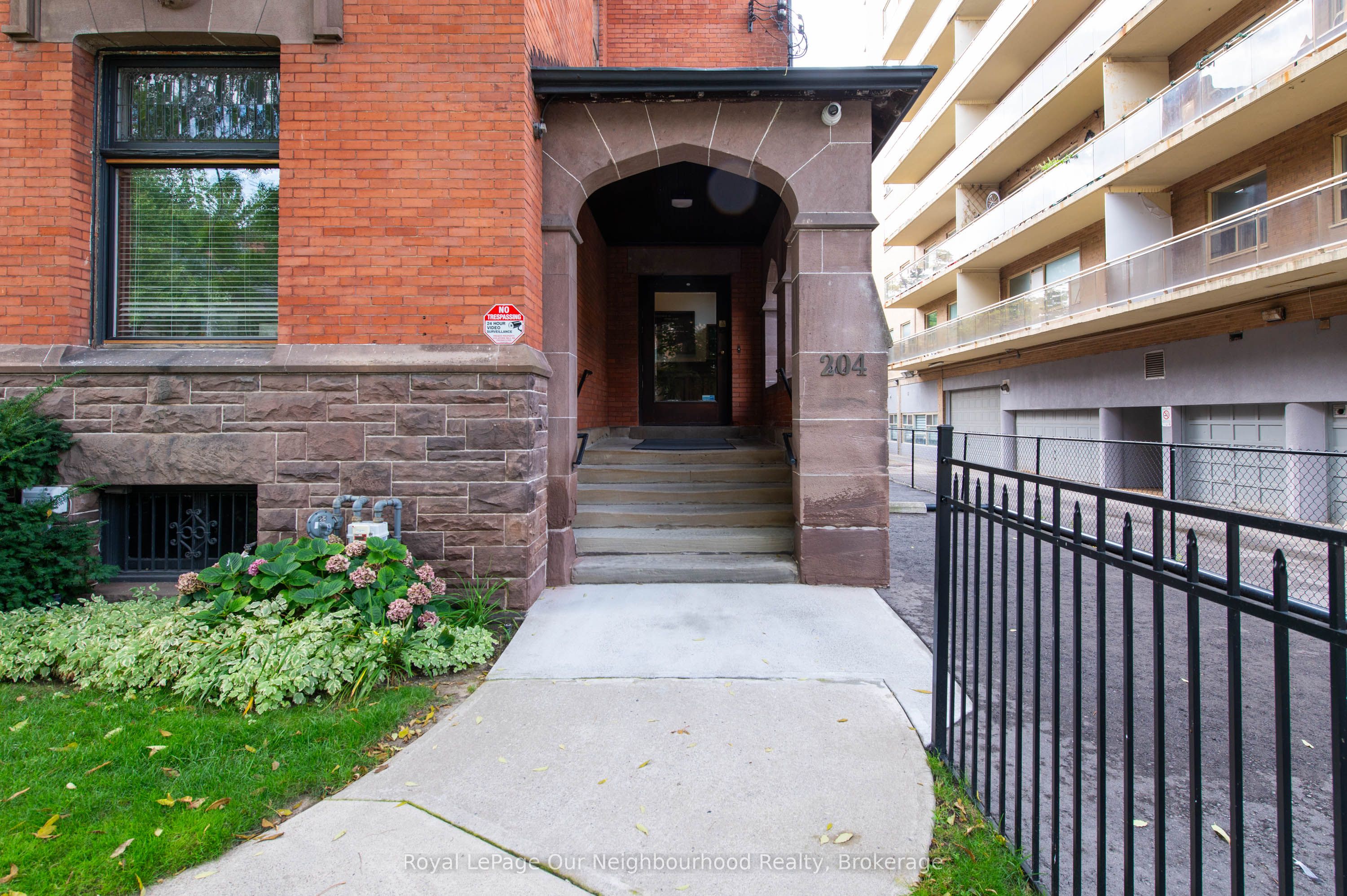 204 St. George Street 202 Property Photo 7