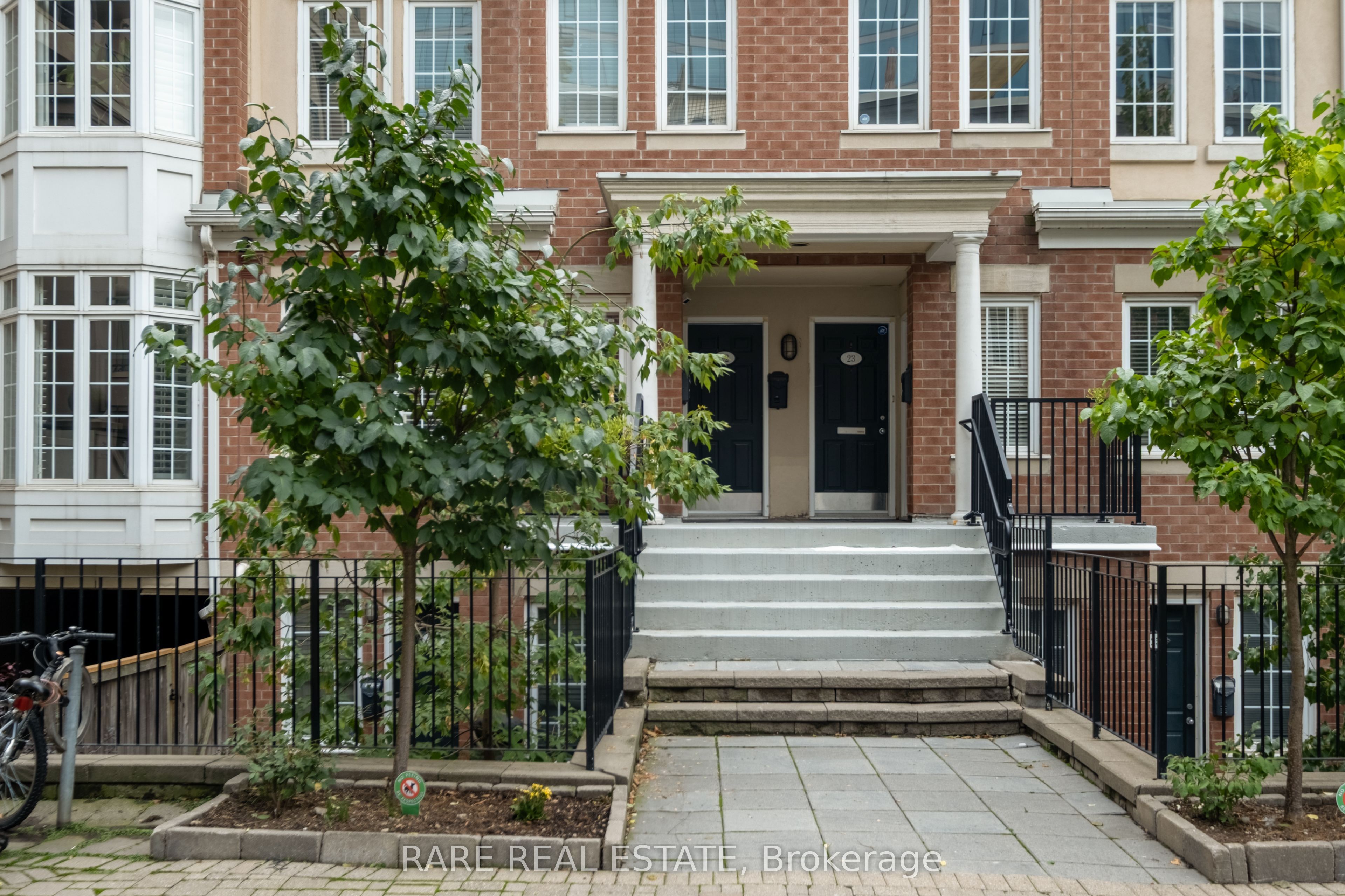 11 Niagara Street 21 Property Photo 4