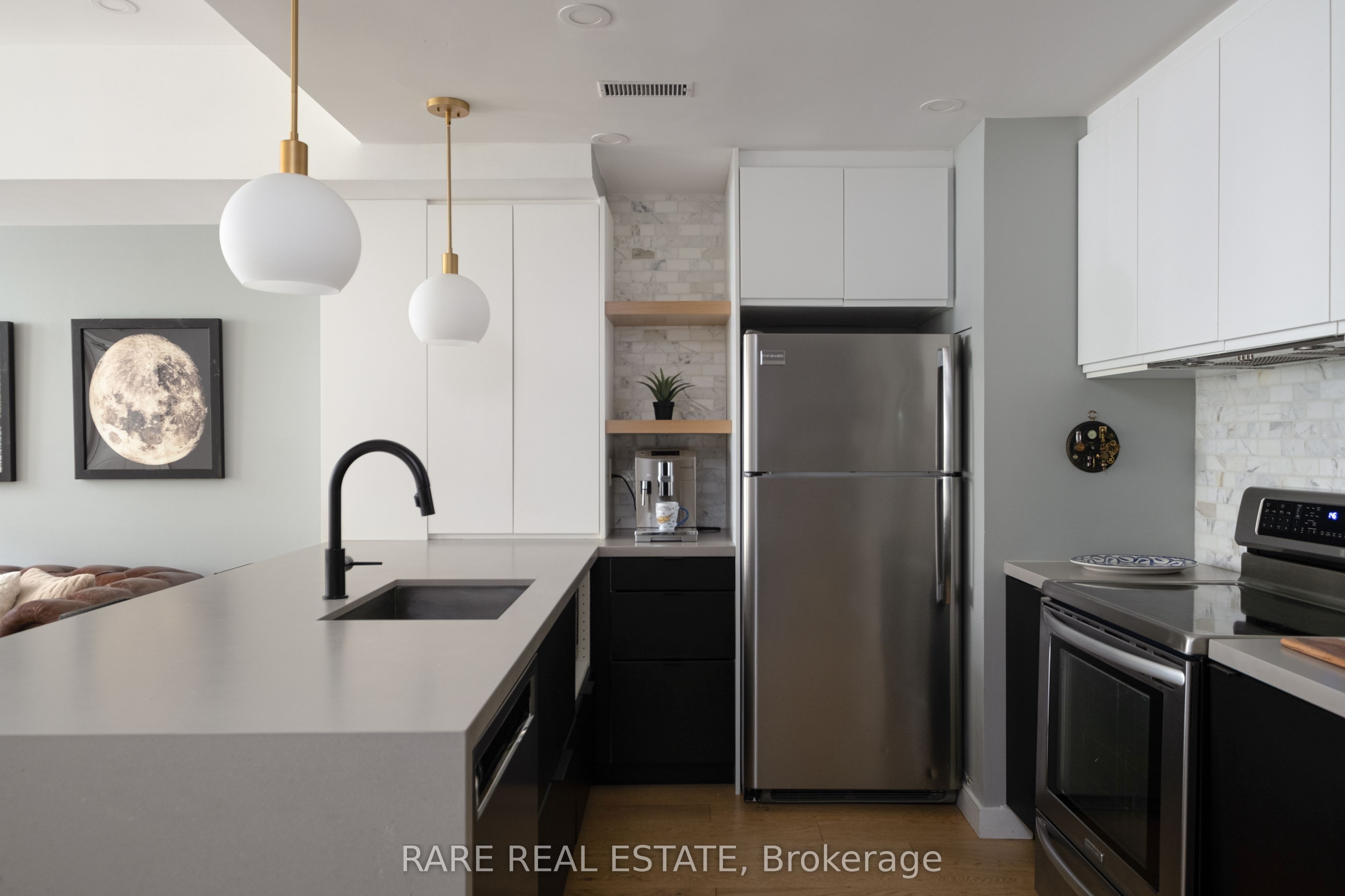 11 Niagara Street 21 Property Photo 12