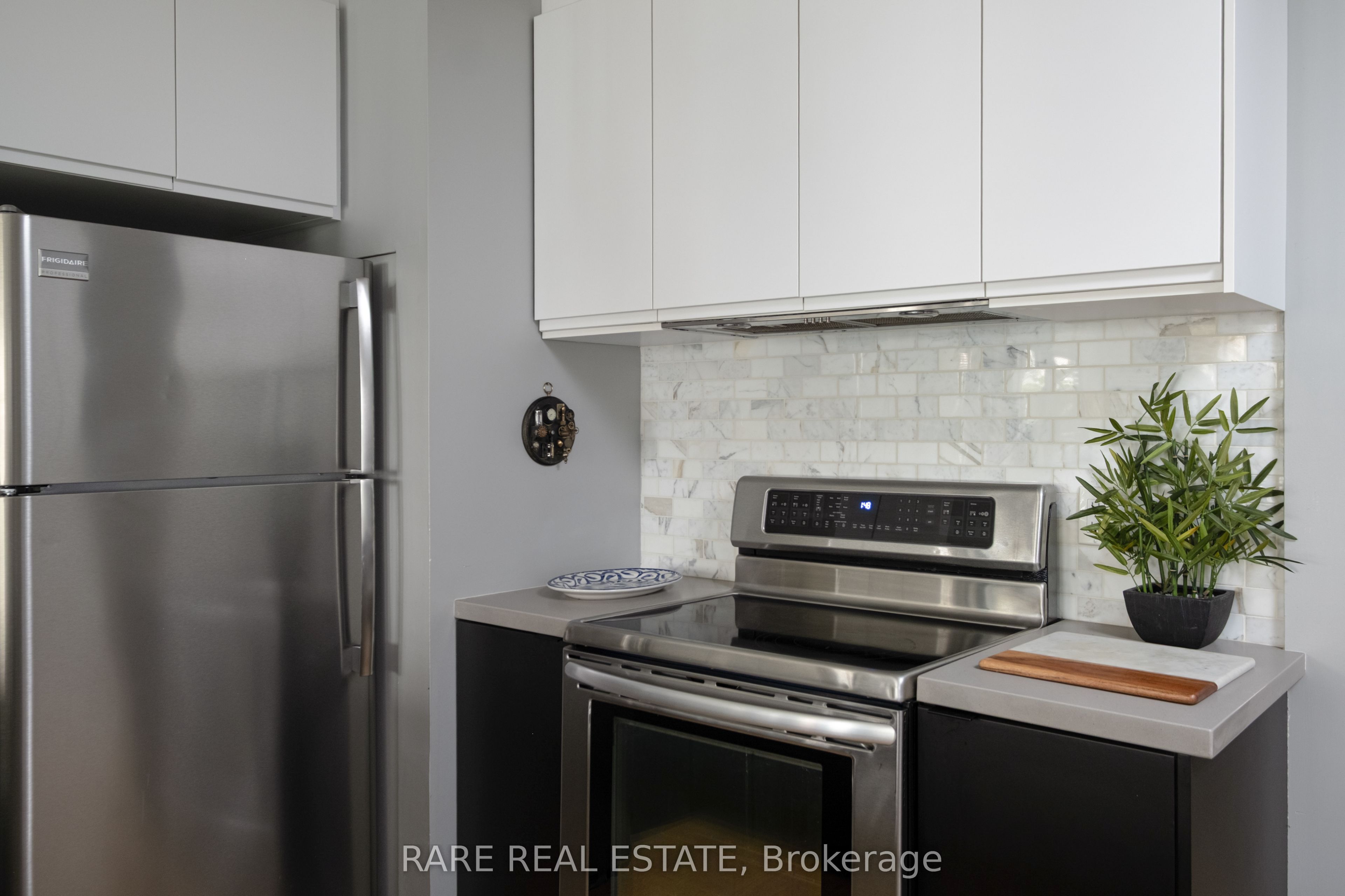 11 Niagara Street 21 Property Photo 16